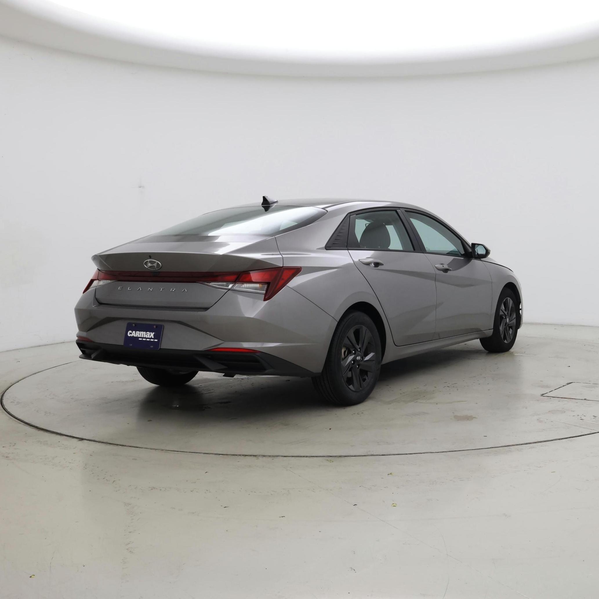 Thumbnail: 2022 Hyundai Elantra - 8