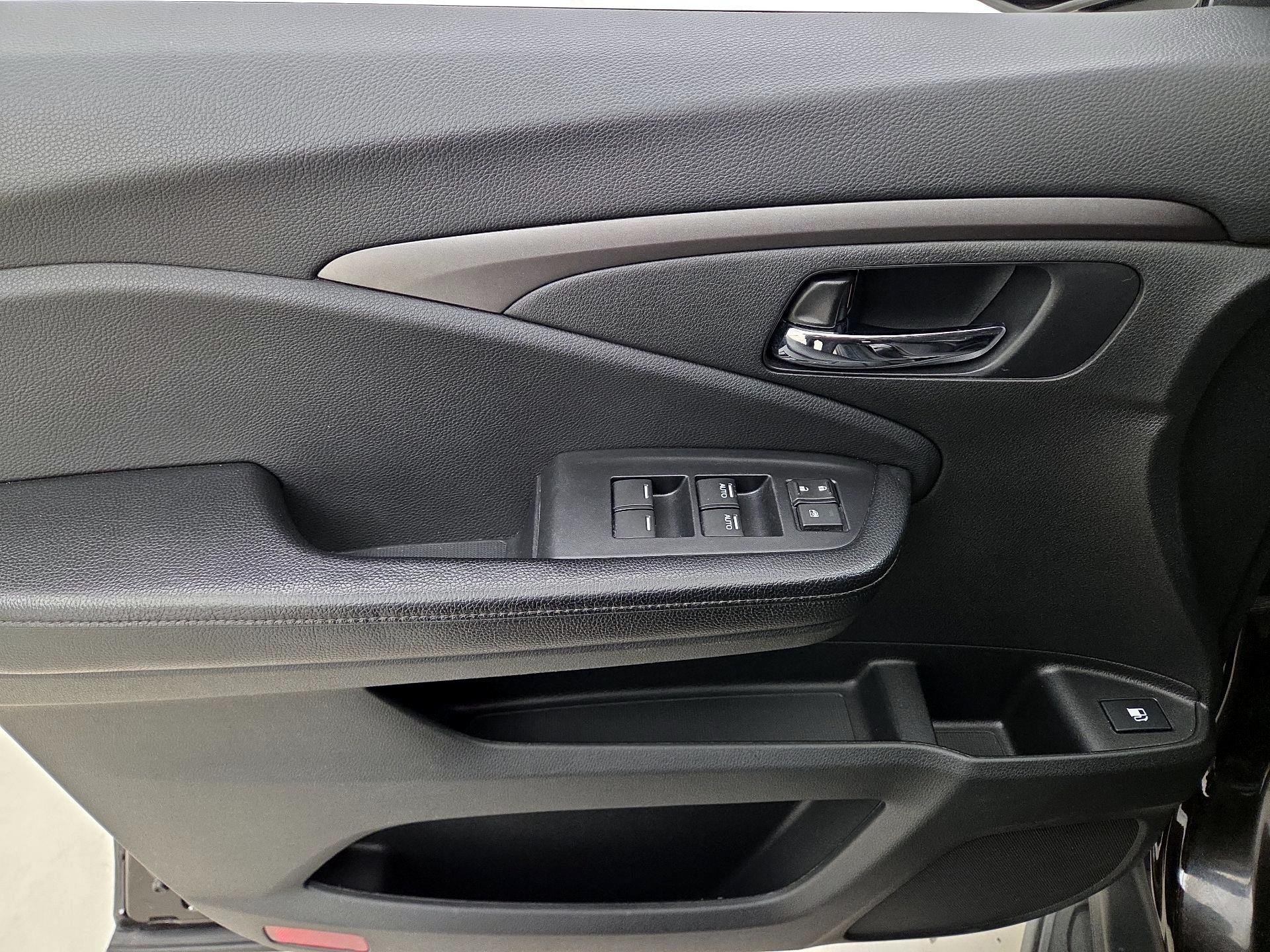 Thumbnail: 2019 Honda Passport - 12