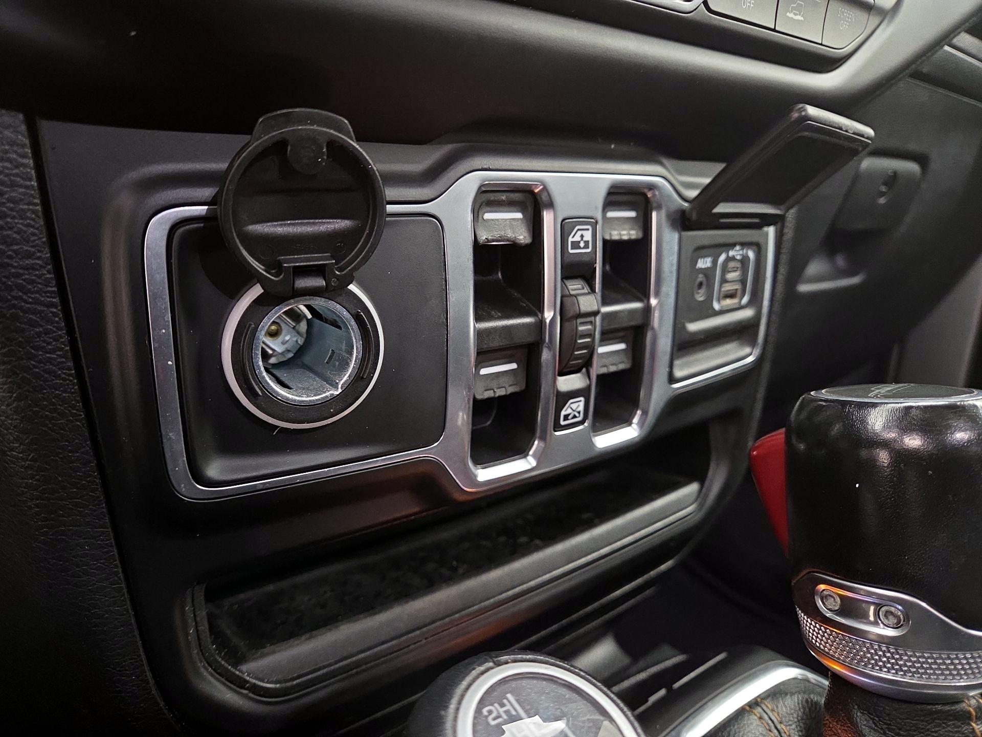 Thumbnail: 2021 Jeep Gladiator - 19