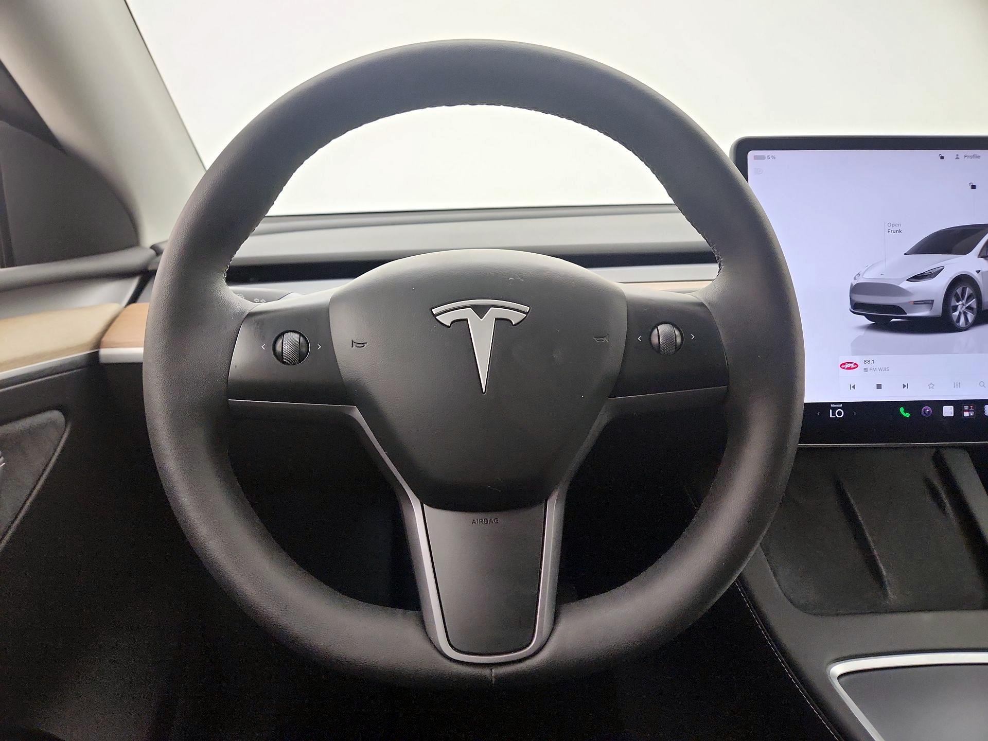 Thumbnail: 2023 Tesla Model Y - 10