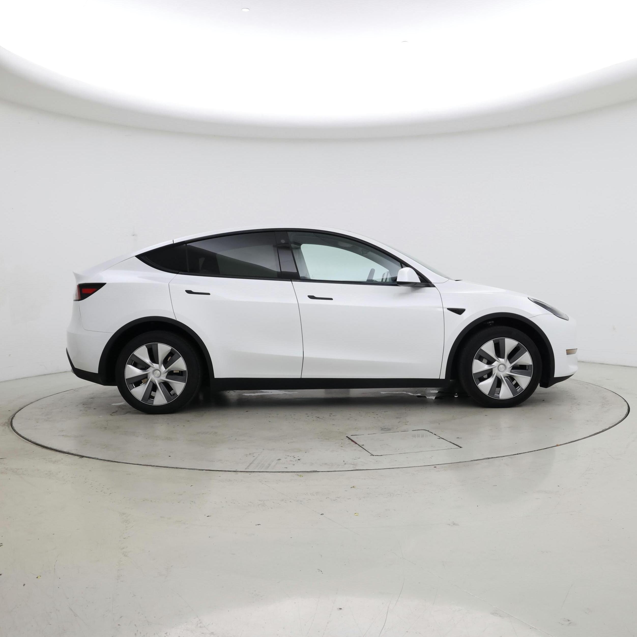 Thumbnail: 2023 Tesla Model Y - 7
