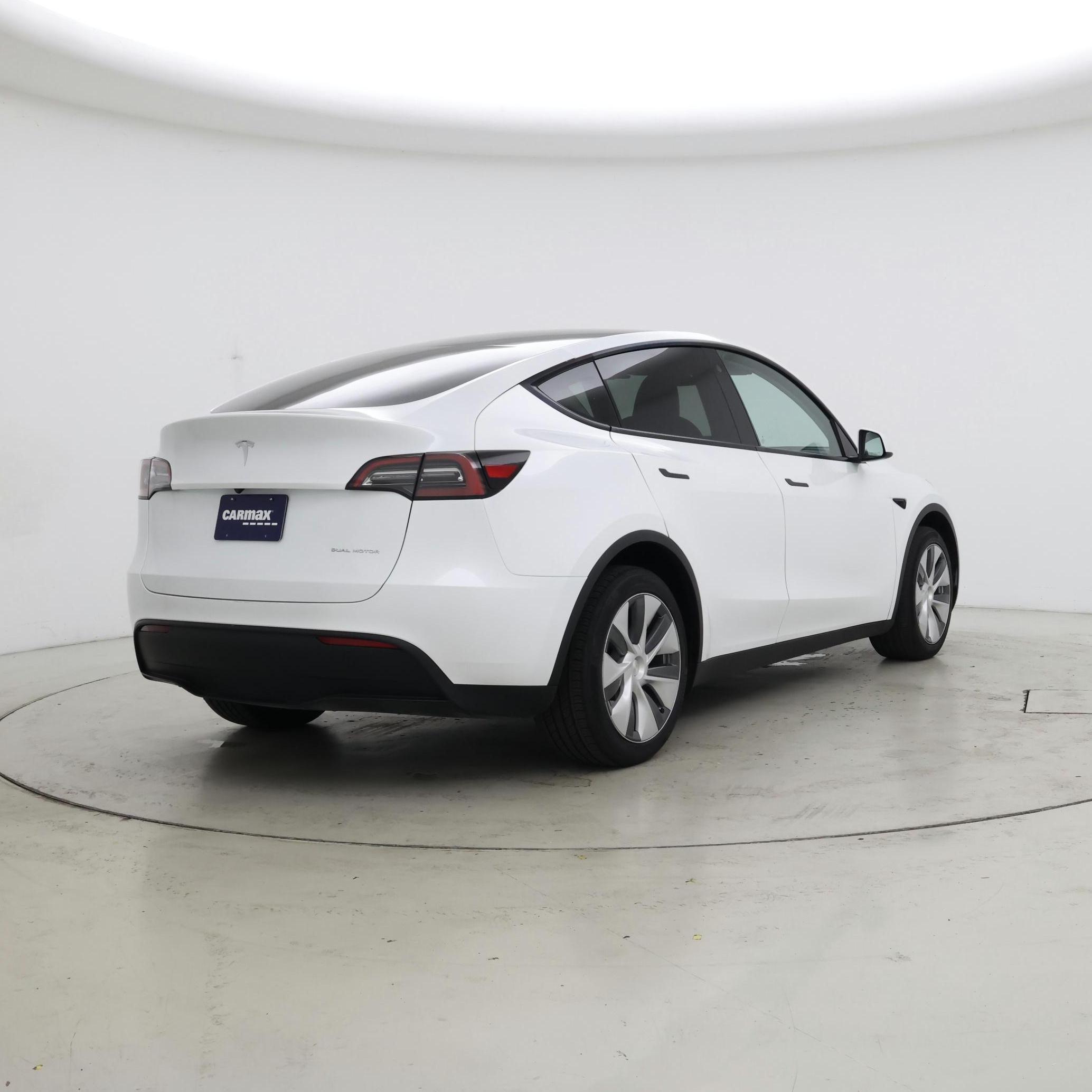 Thumbnail: 2023 Tesla Model Y - 8