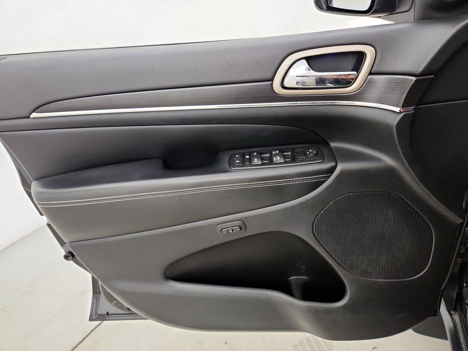 Thumbnail: 2014 Jeep Grand Cherokee - 12