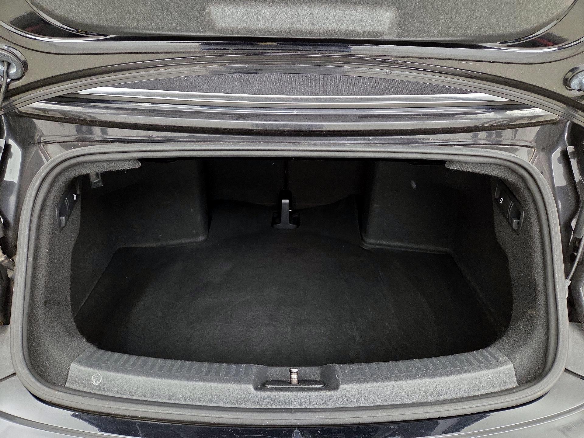 Thumbnail: 2015 Volkswagen Beetle - 16