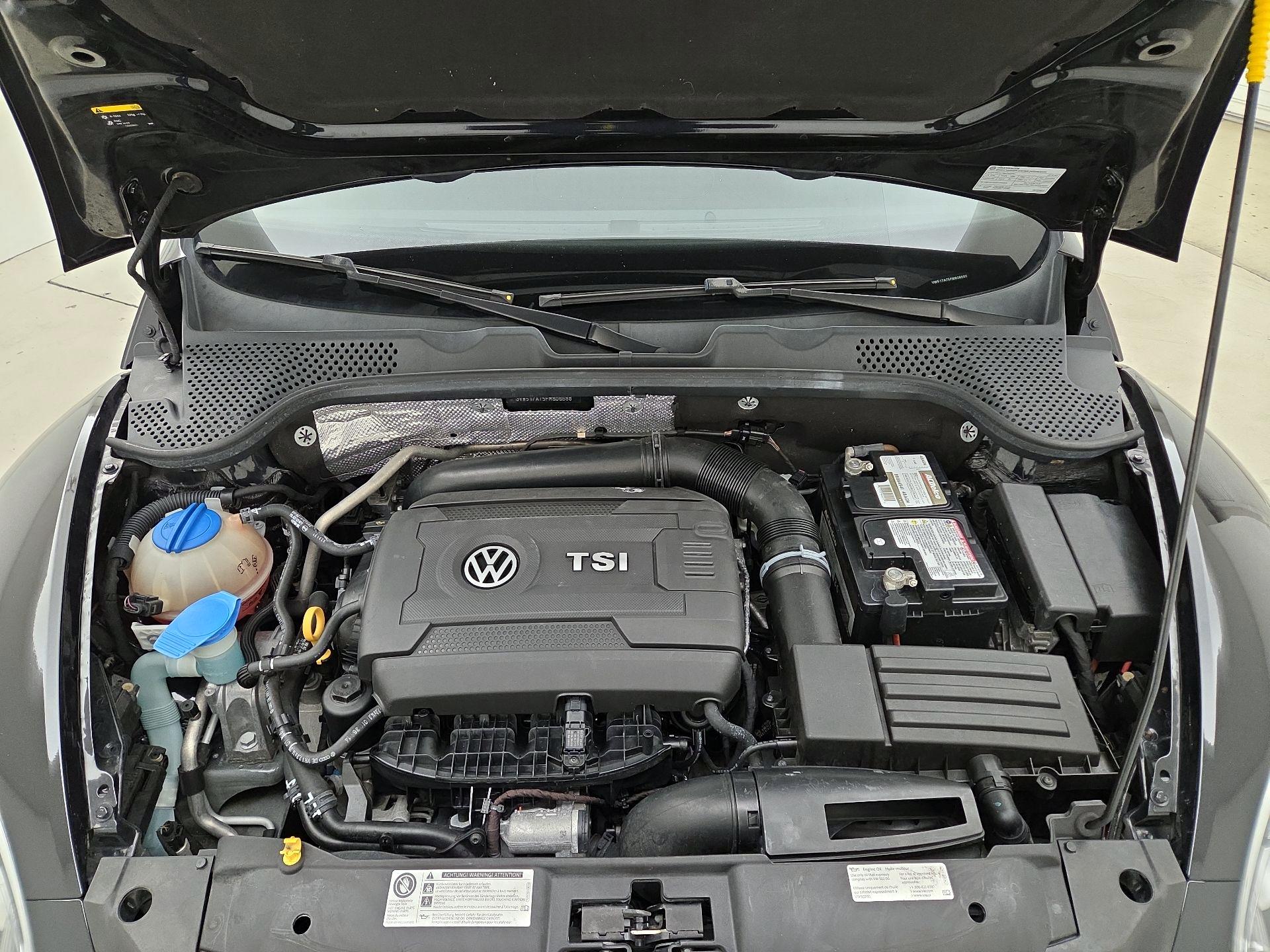Thumbnail: 2015 Volkswagen Beetle - 17