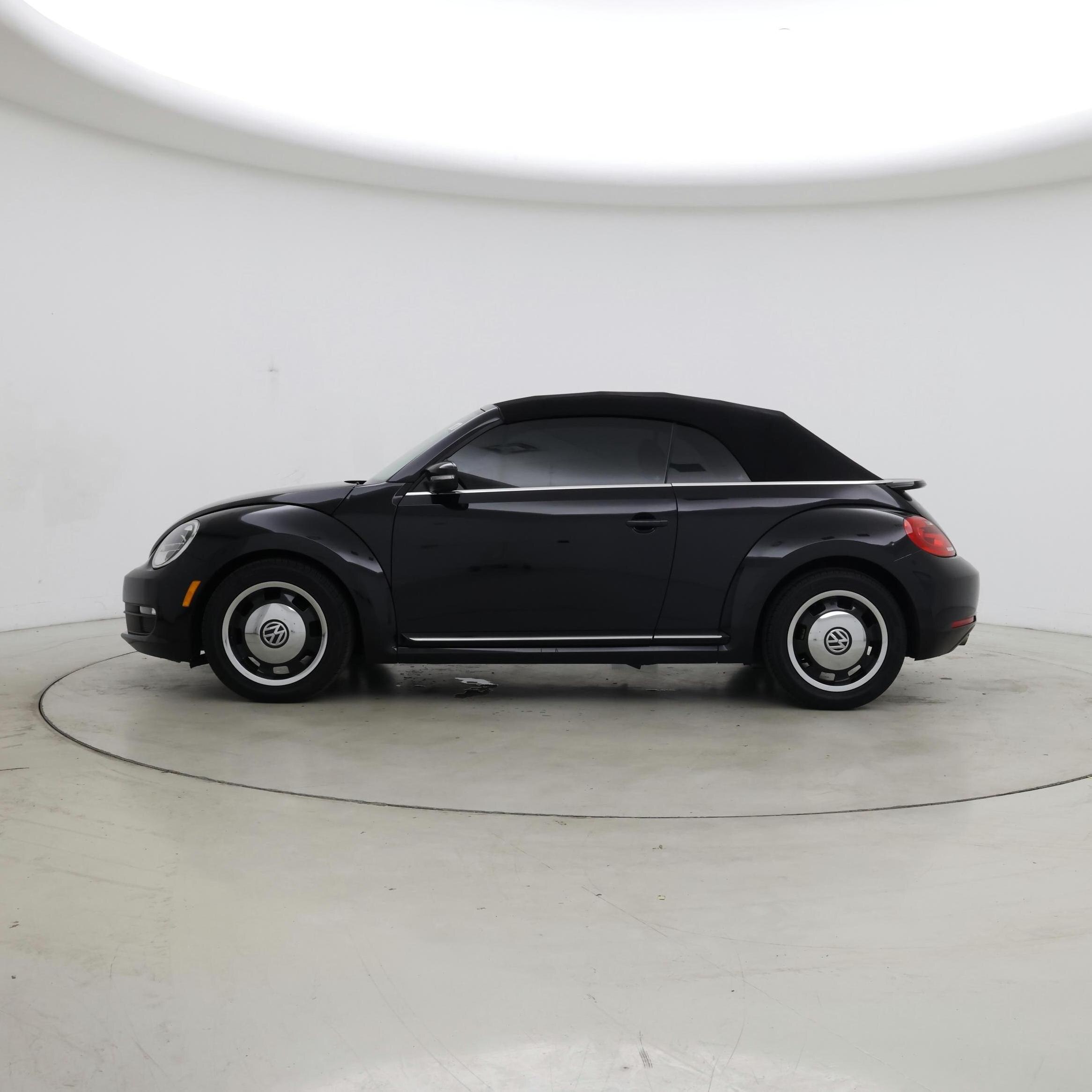 Thumbnail: 2015 Volkswagen Beetle - 3