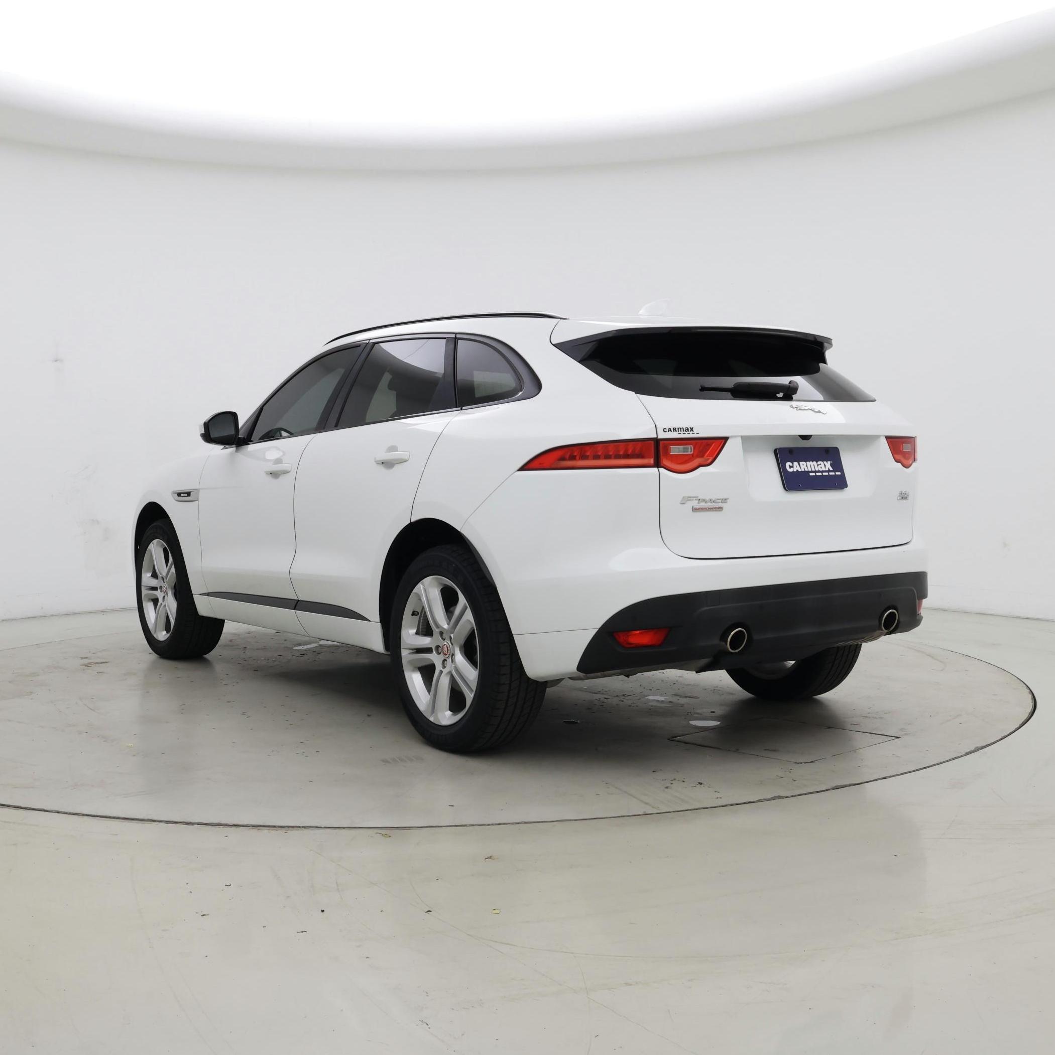Thumbnail: 2017 Jaguar F-Pace - 2