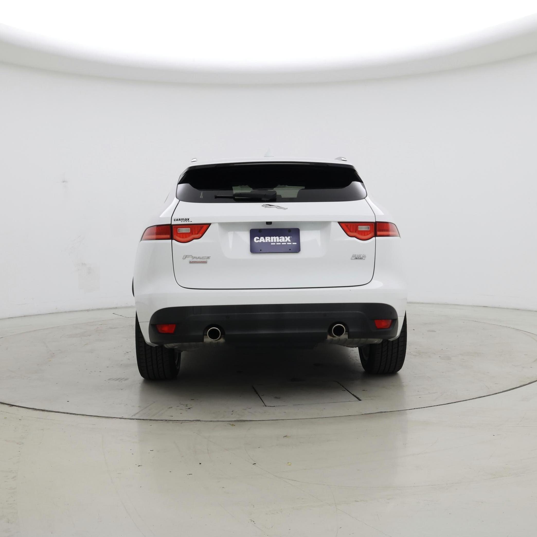 Thumbnail: 2017 Jaguar F-Pace - 6