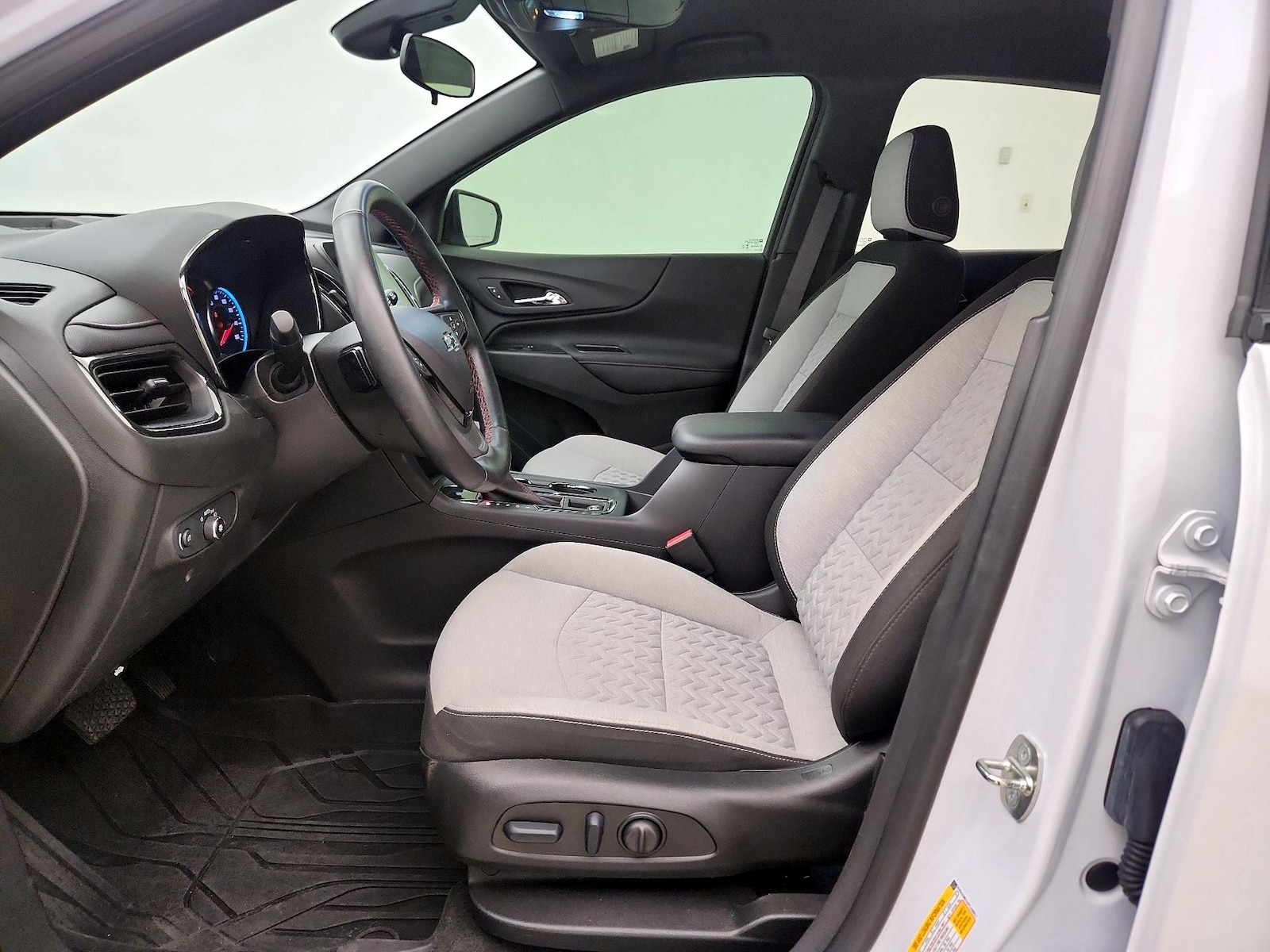 2023 Chevrolet Equinox RS - Photo 12