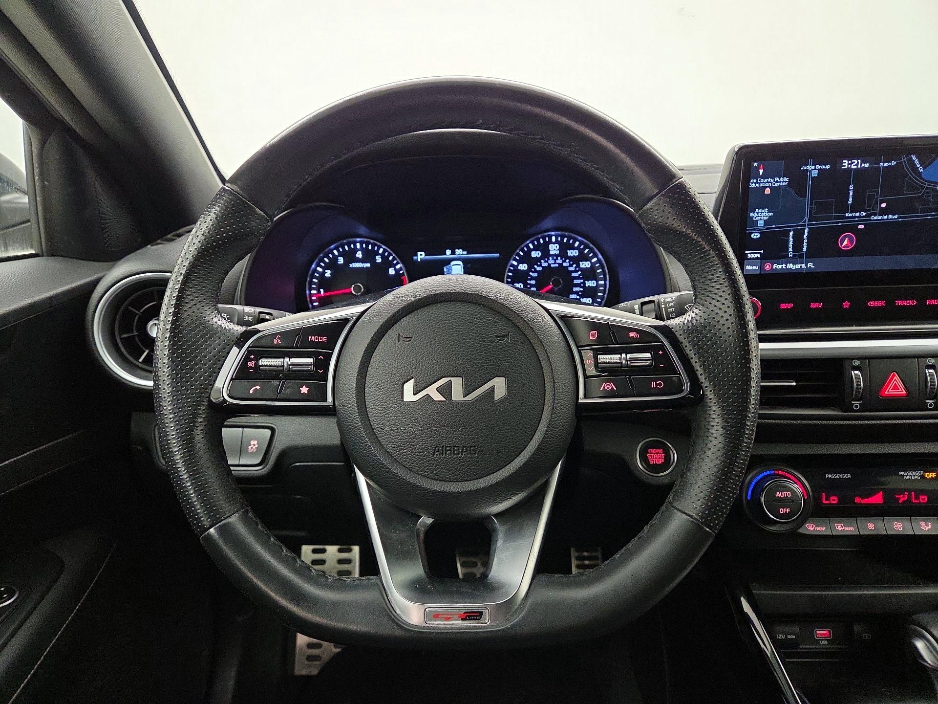 Thumbnail: 2022 Kia Forte - 10