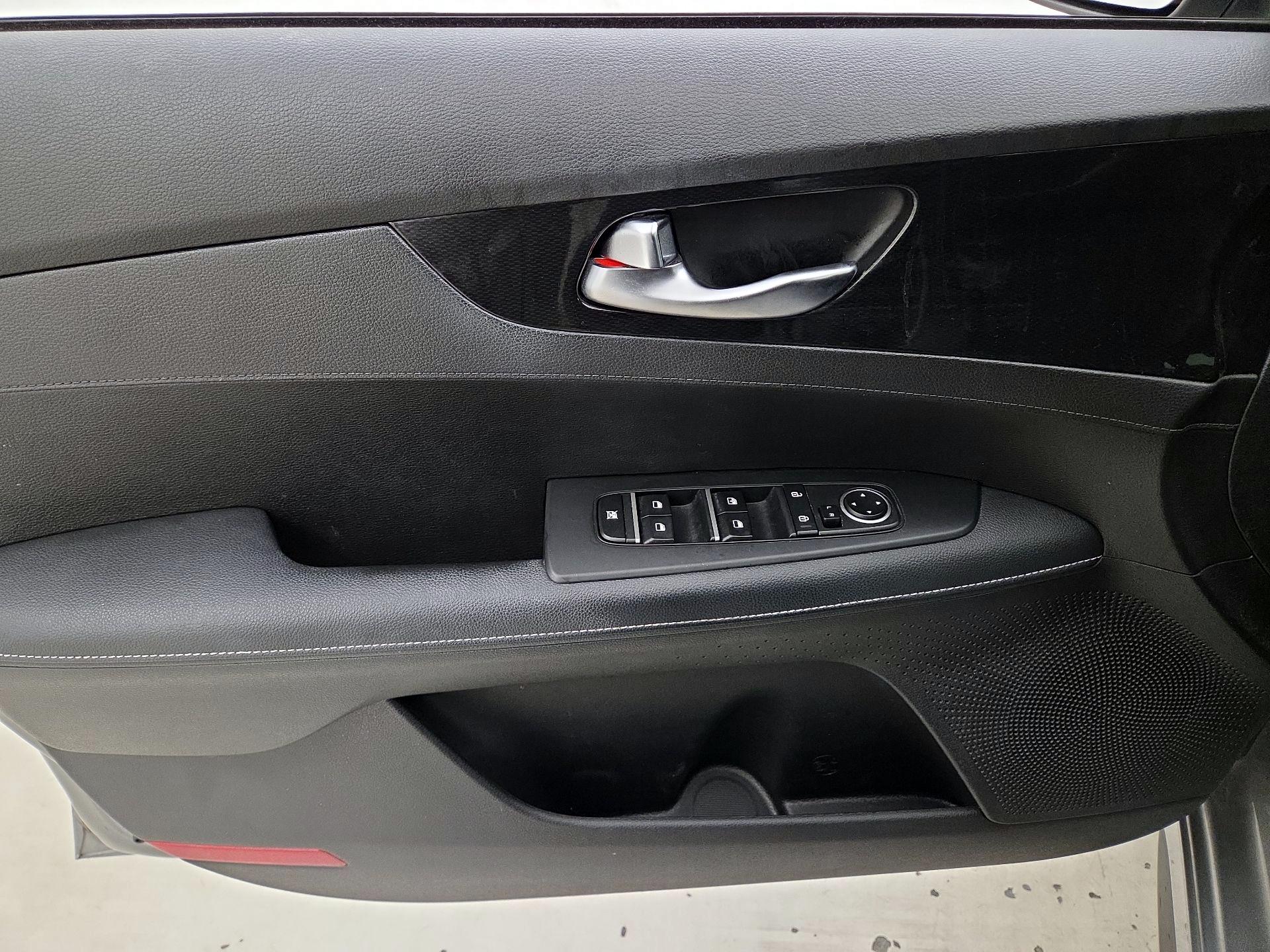 Thumbnail: 2022 Kia Forte - 12