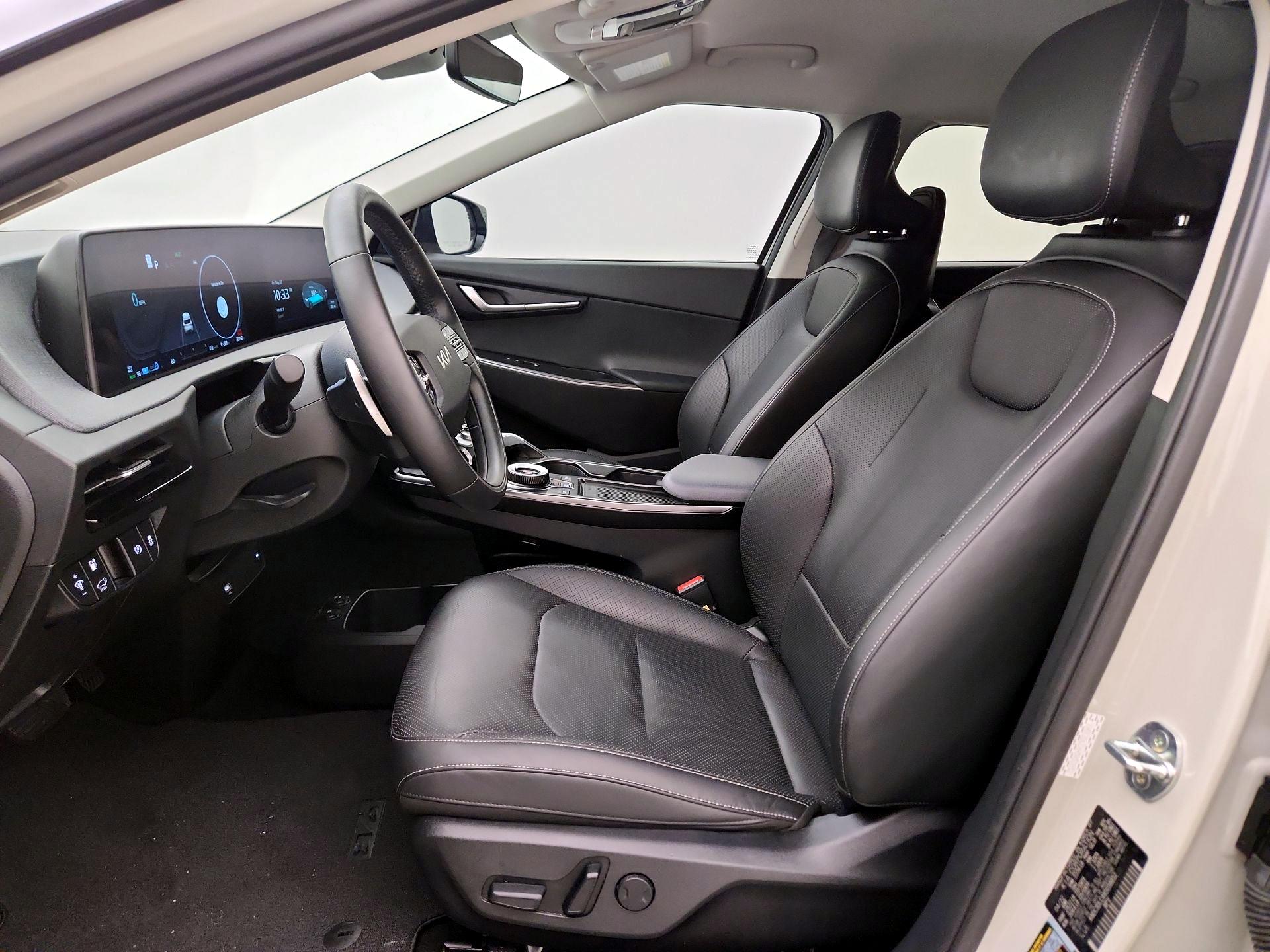 Thumbnail: 2022 Kia EV6 - 11