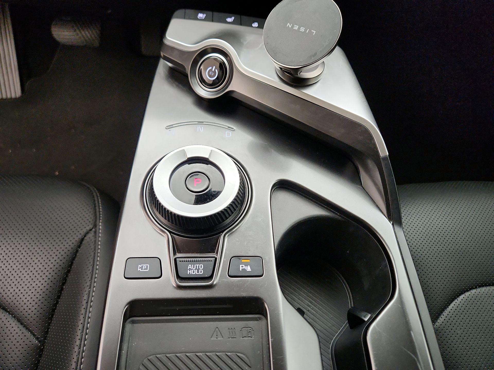 Thumbnail: 2022 Kia EV6 - 18