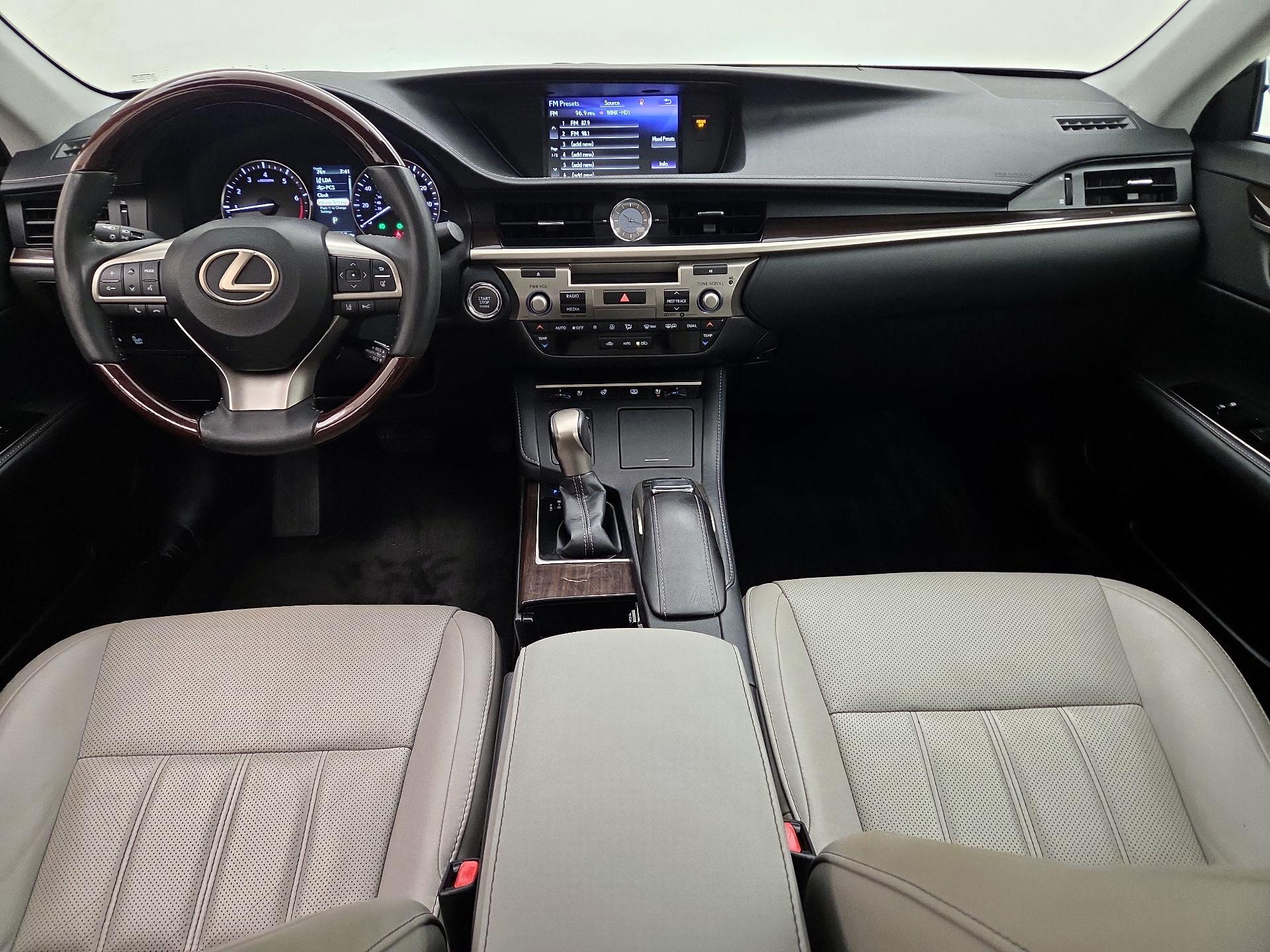 Thumbnail: 2018 Lexus ES - 9