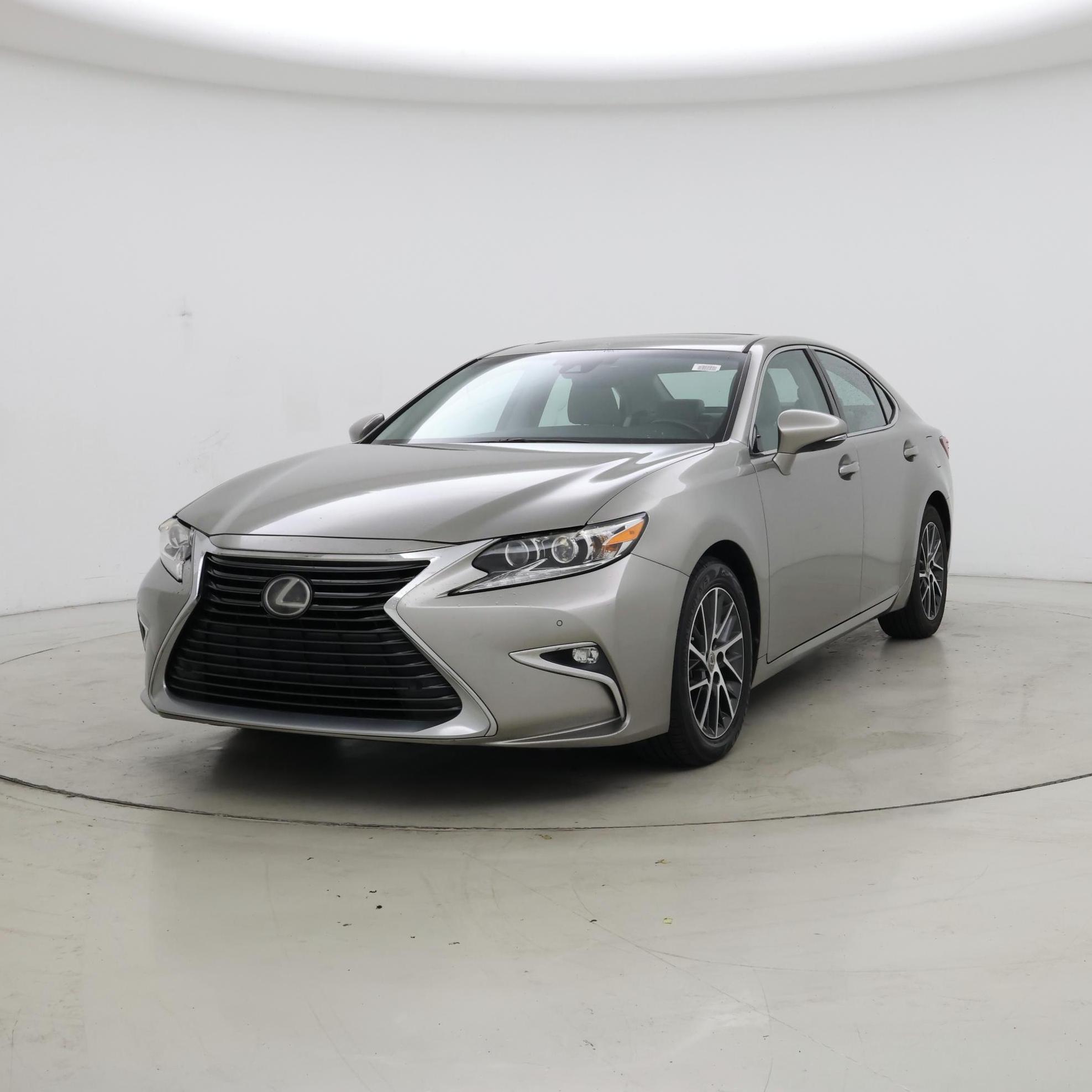 Thumbnail: 2018 Lexus ES - 4