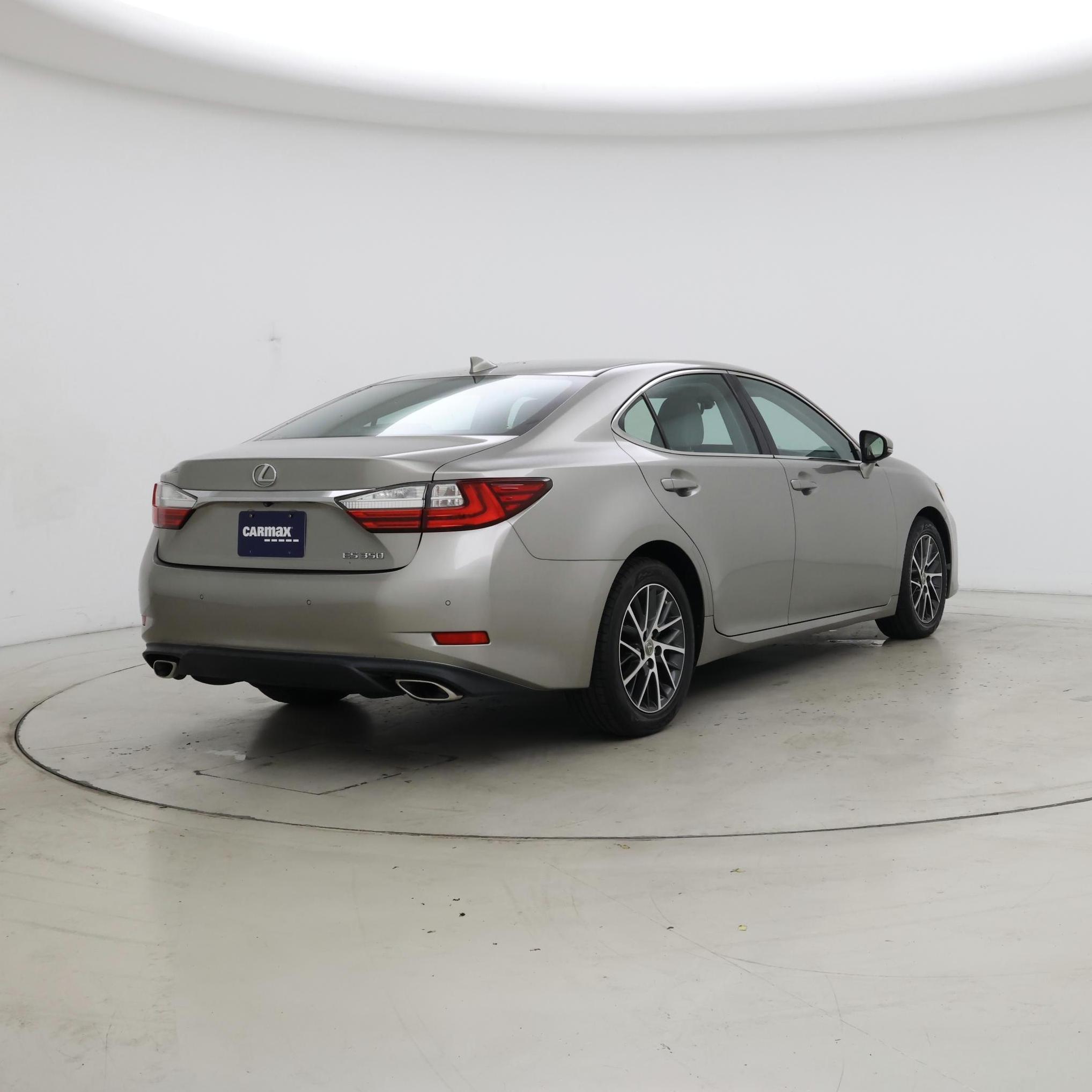 Thumbnail: 2018 Lexus ES - 8