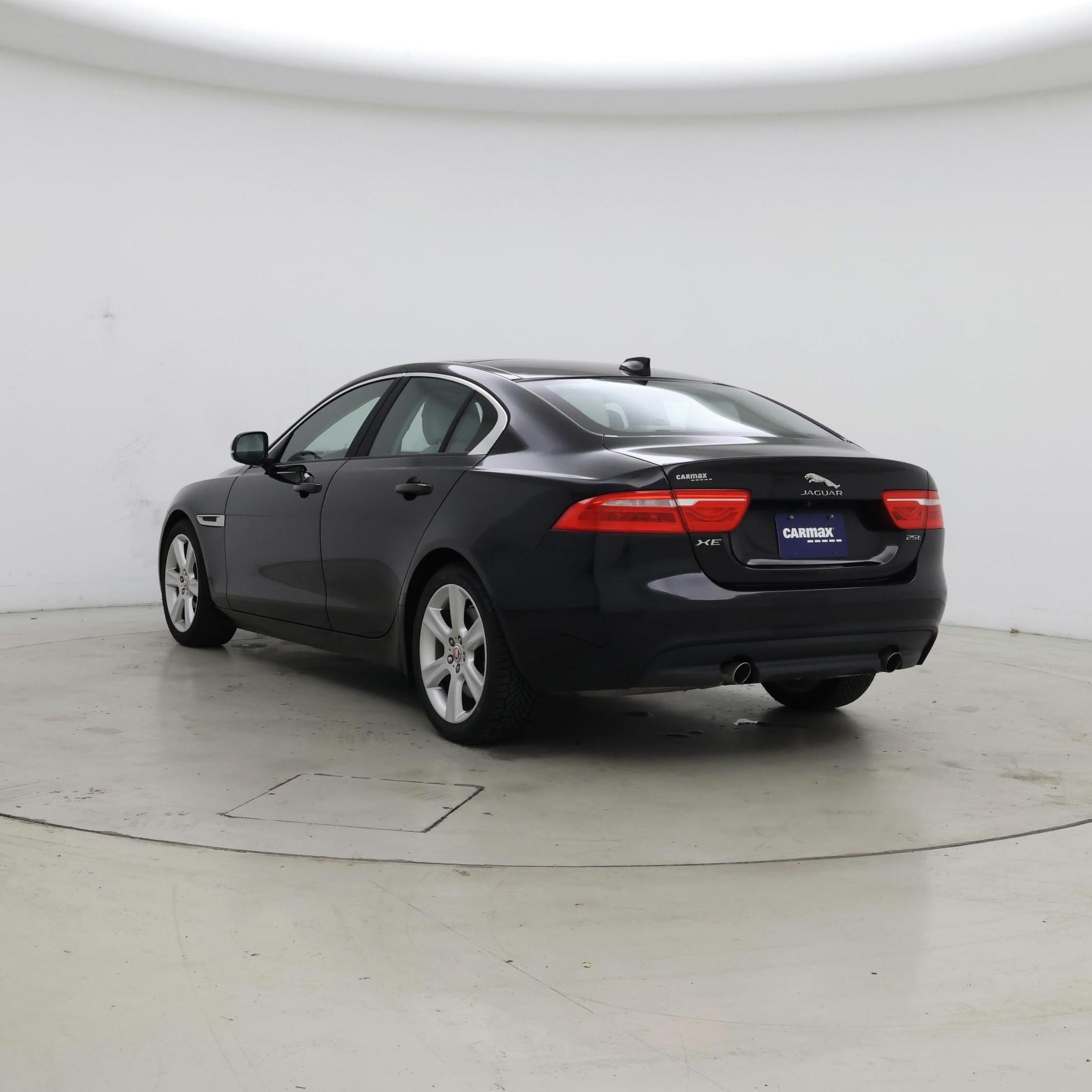 Thumbnail: 2018 Jaguar XE - 2