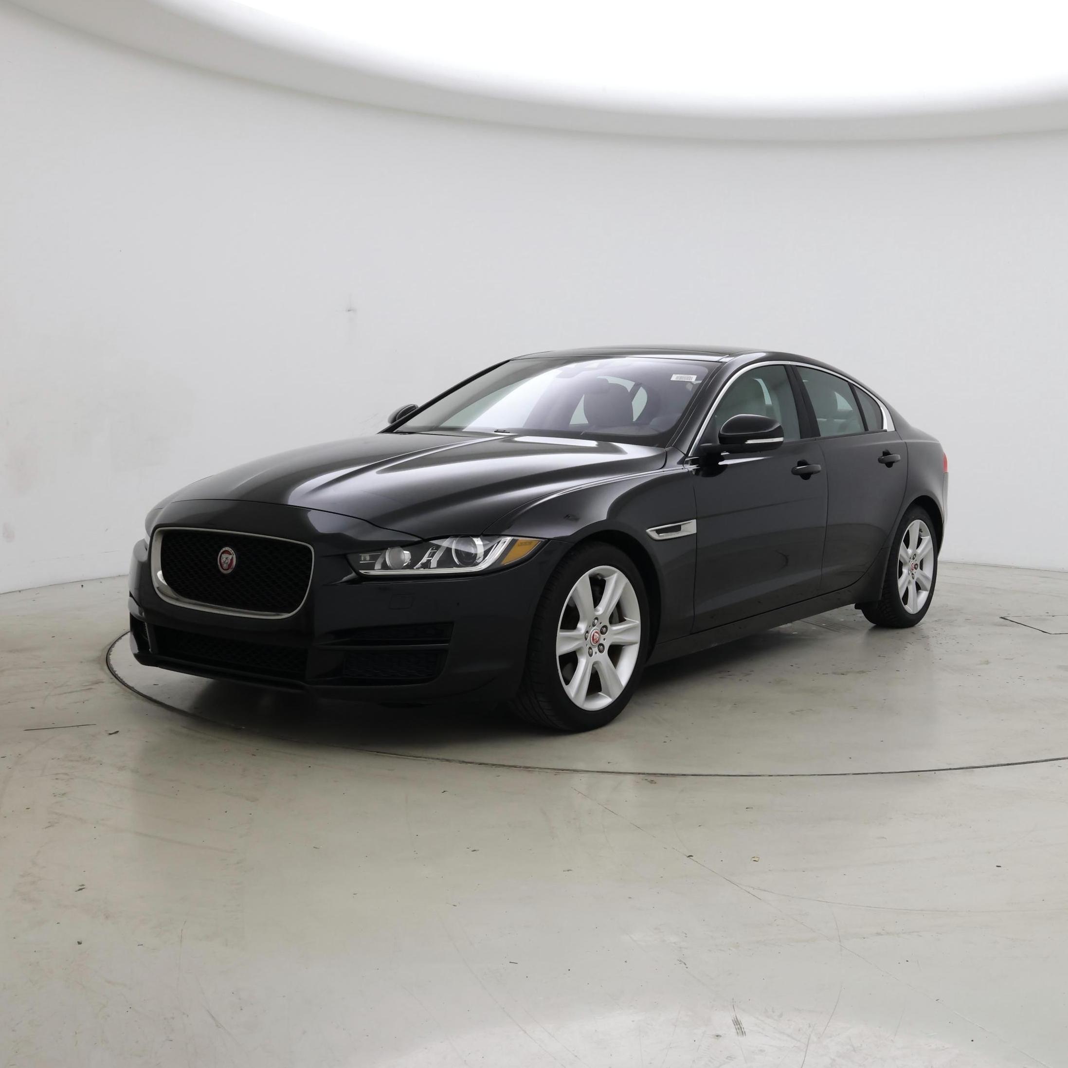 Thumbnail: 2018 Jaguar XE - 4