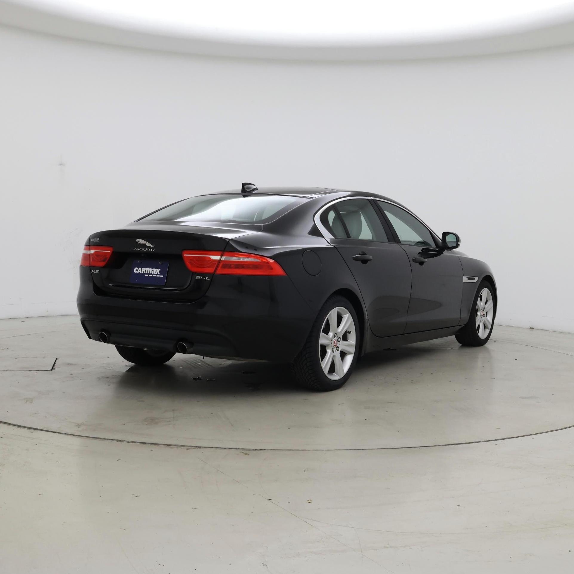 Thumbnail: 2018 Jaguar XE - 8