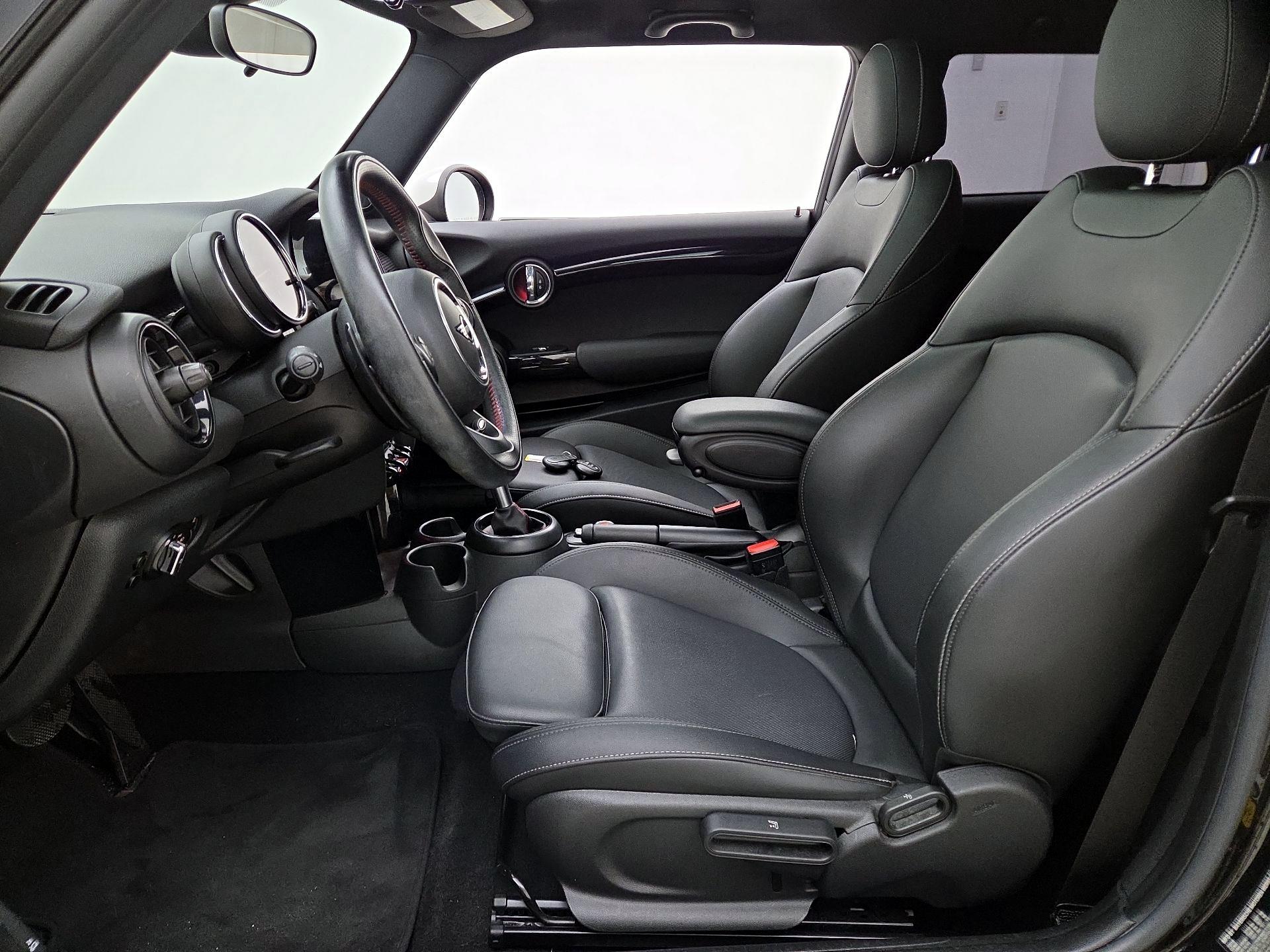 Thumbnail: 2019 MINI Cooper Hardtop - 11
