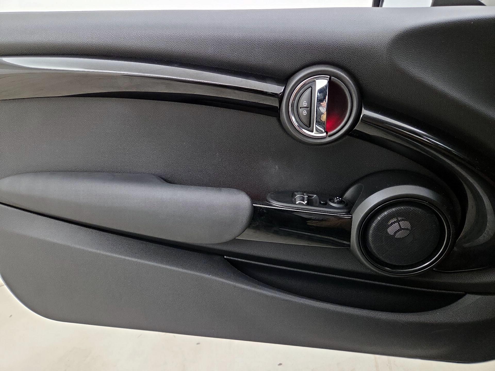 Thumbnail: 2019 MINI Cooper Hardtop - 12