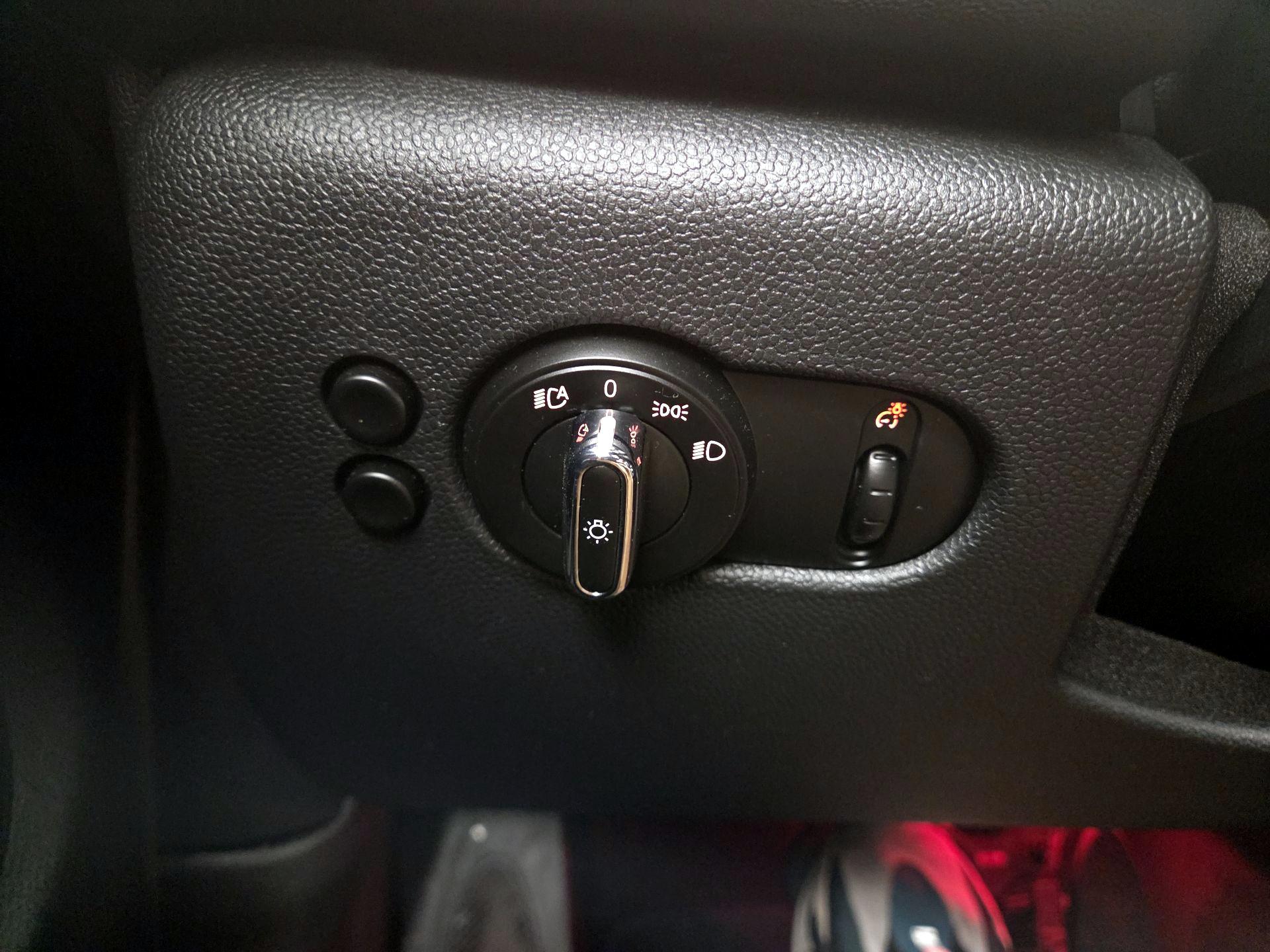 Thumbnail: 2019 MINI Cooper Hardtop - 13