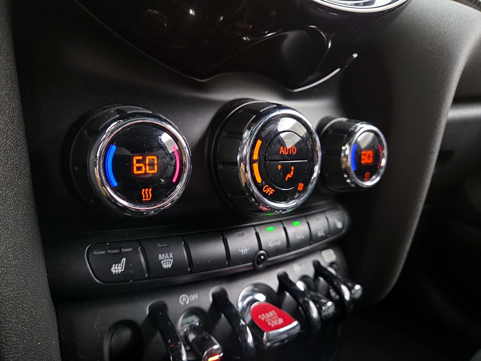 Thumbnail: 2019 MINI Cooper Hardtop - 16