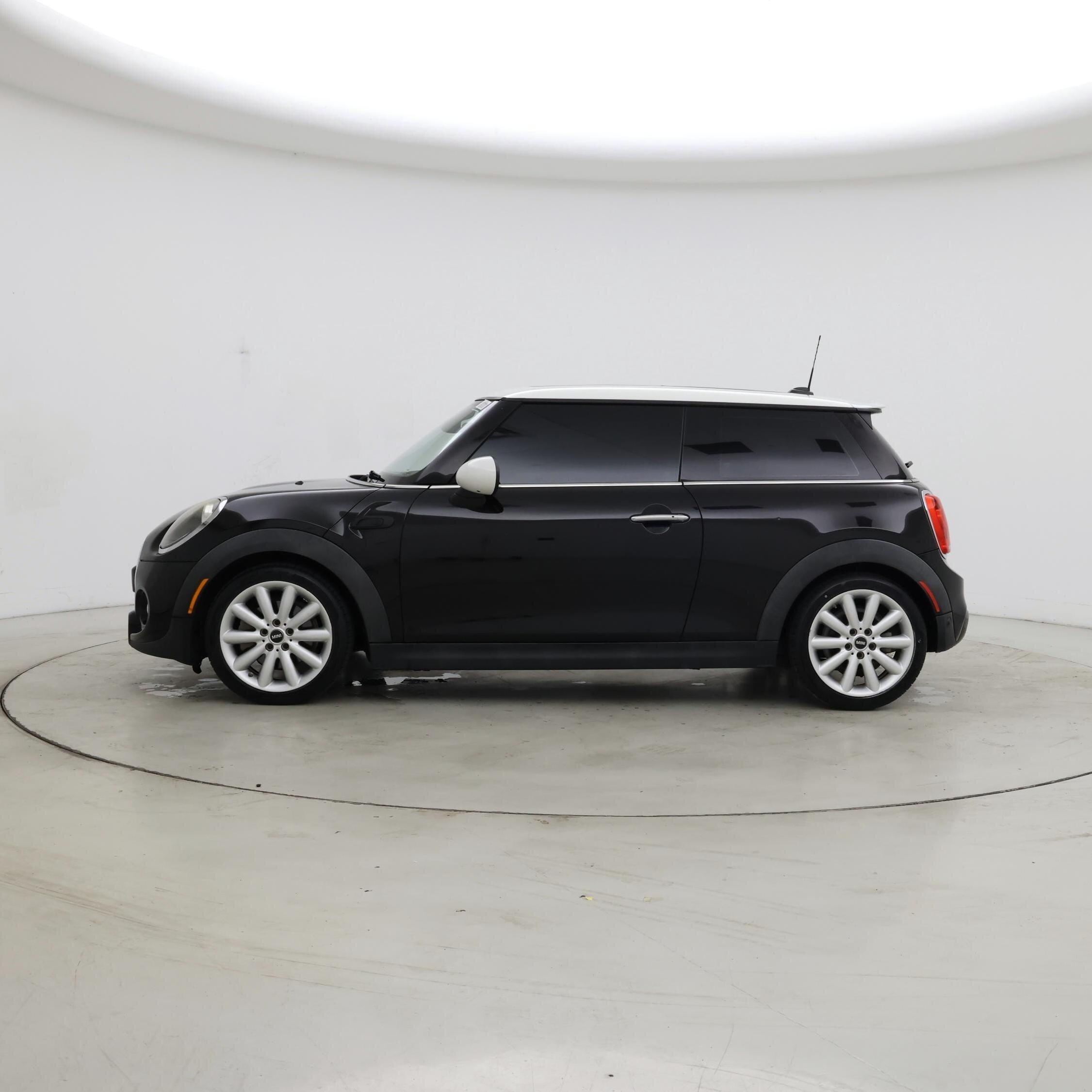 Thumbnail: 2019 MINI Cooper Hardtop - 3