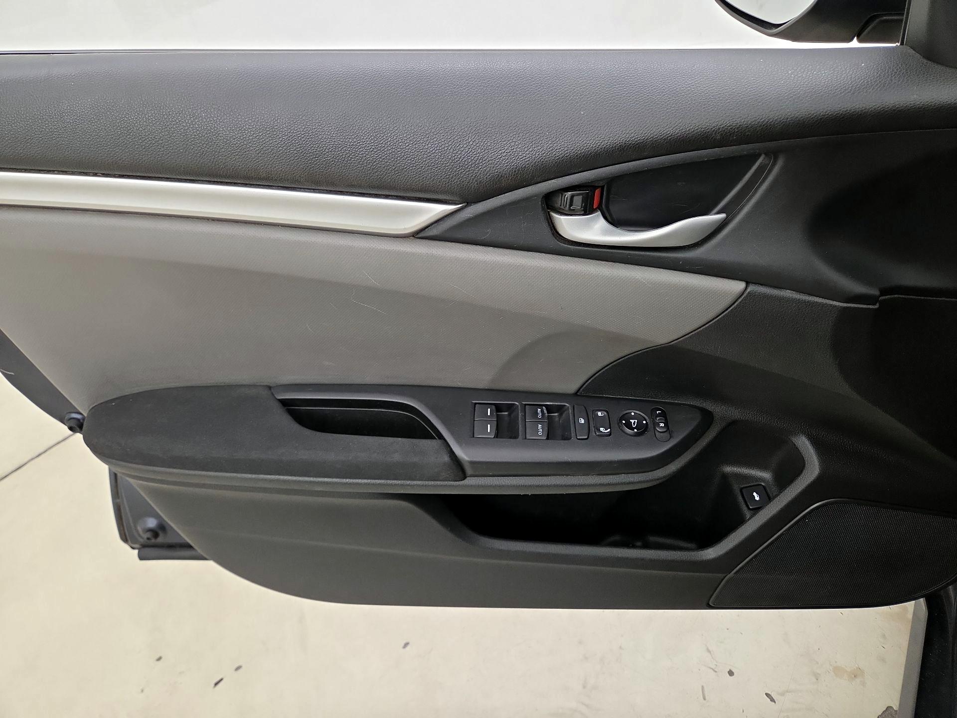 Thumbnail: 2020 Honda Civic - 12