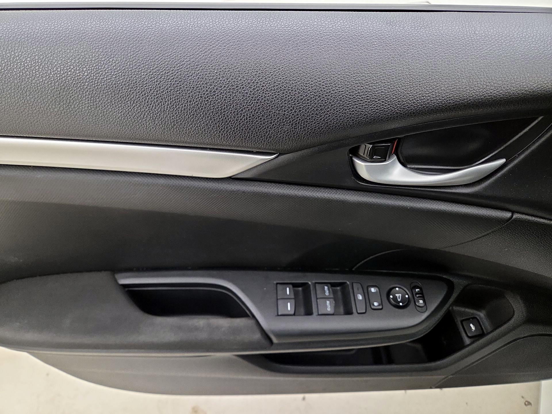 Thumbnail: 2019 Honda Civic - 12