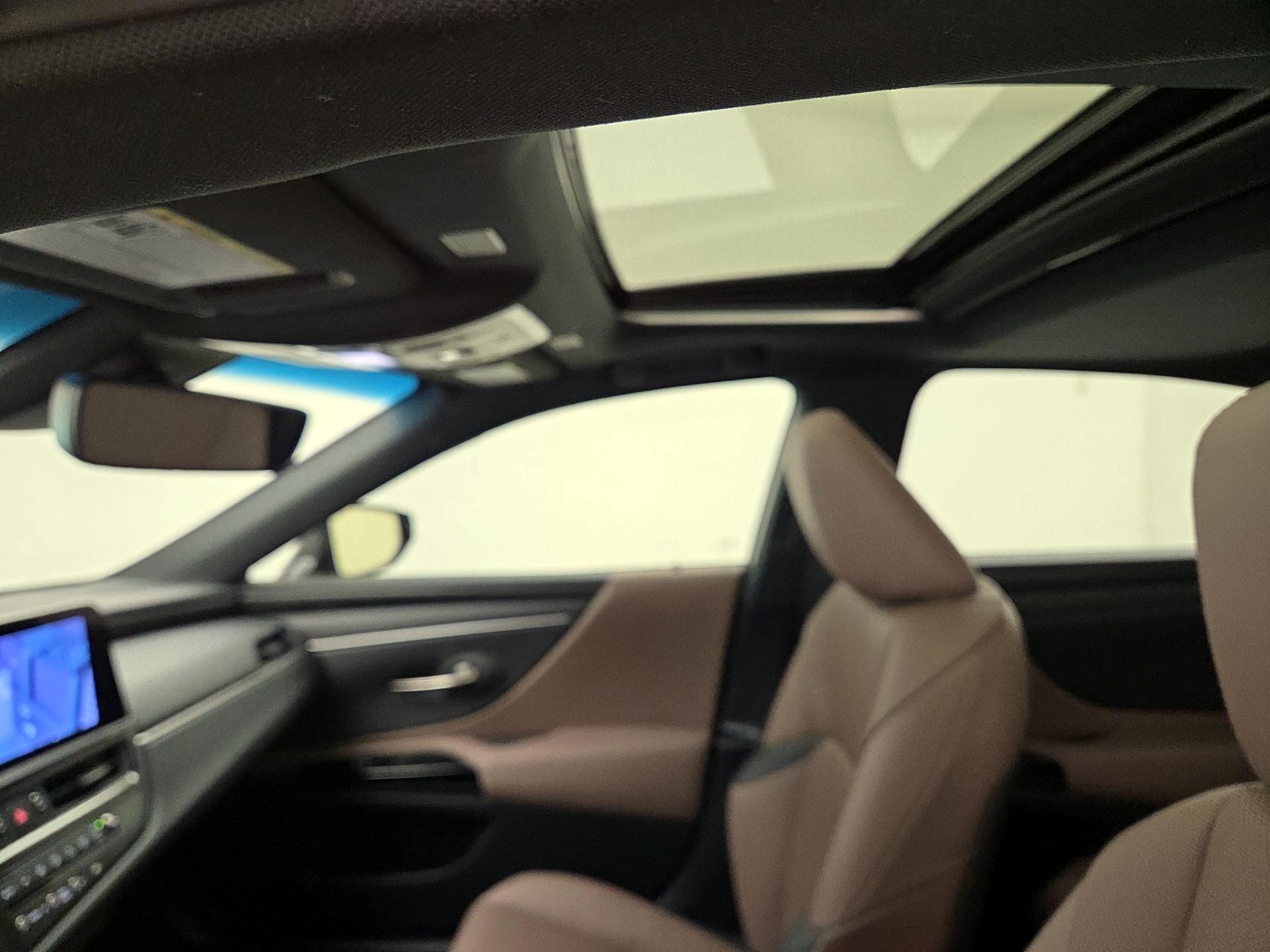 Thumbnail: 2024 Lexus ES - 18