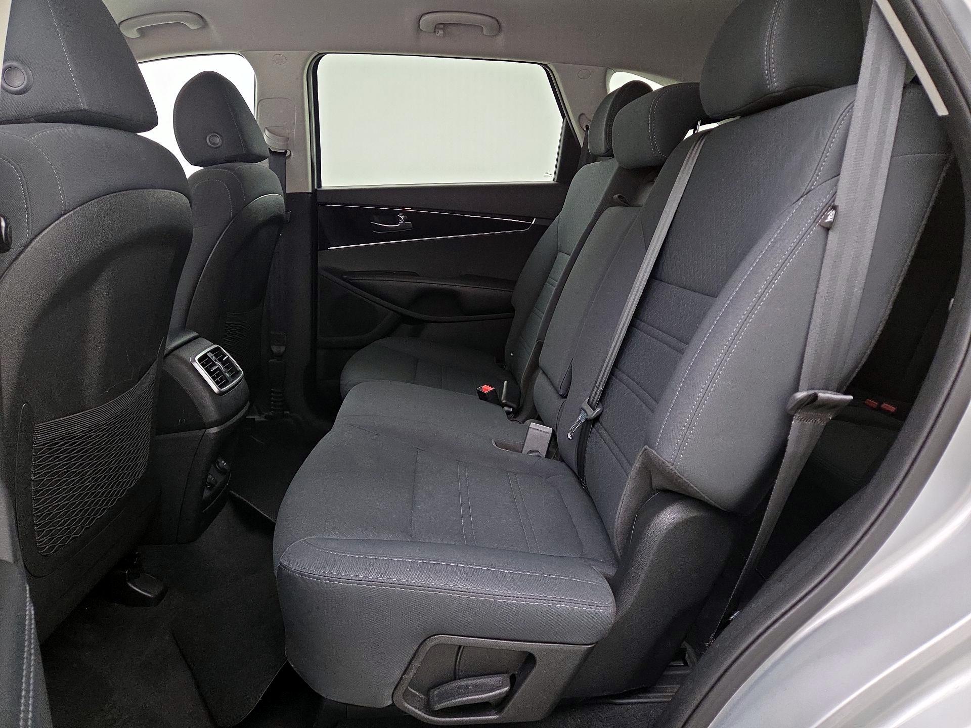 Thumbnail: 2019 Kia Sorento - 19
