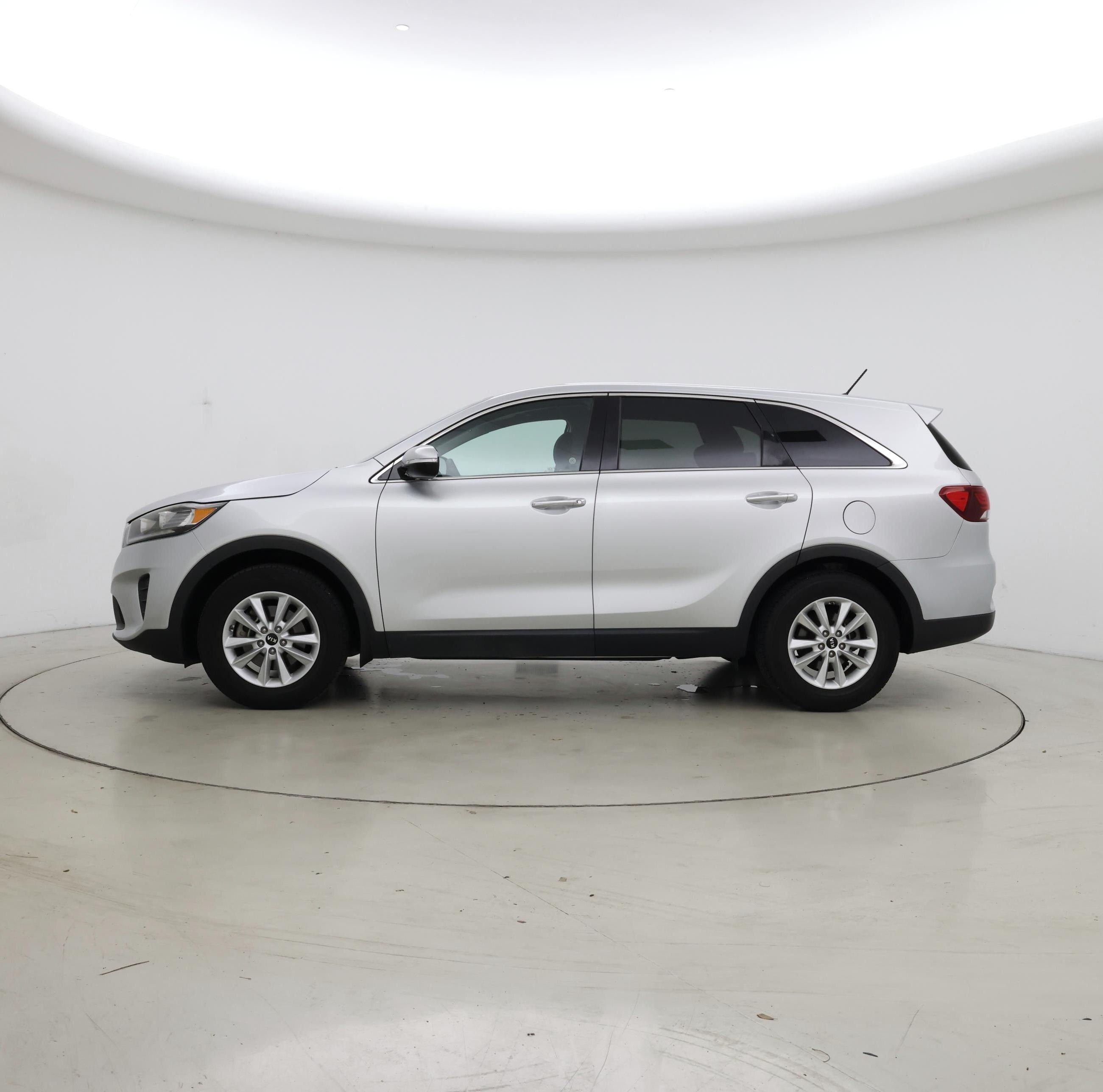 Thumbnail: 2019 Kia Sorento - 3