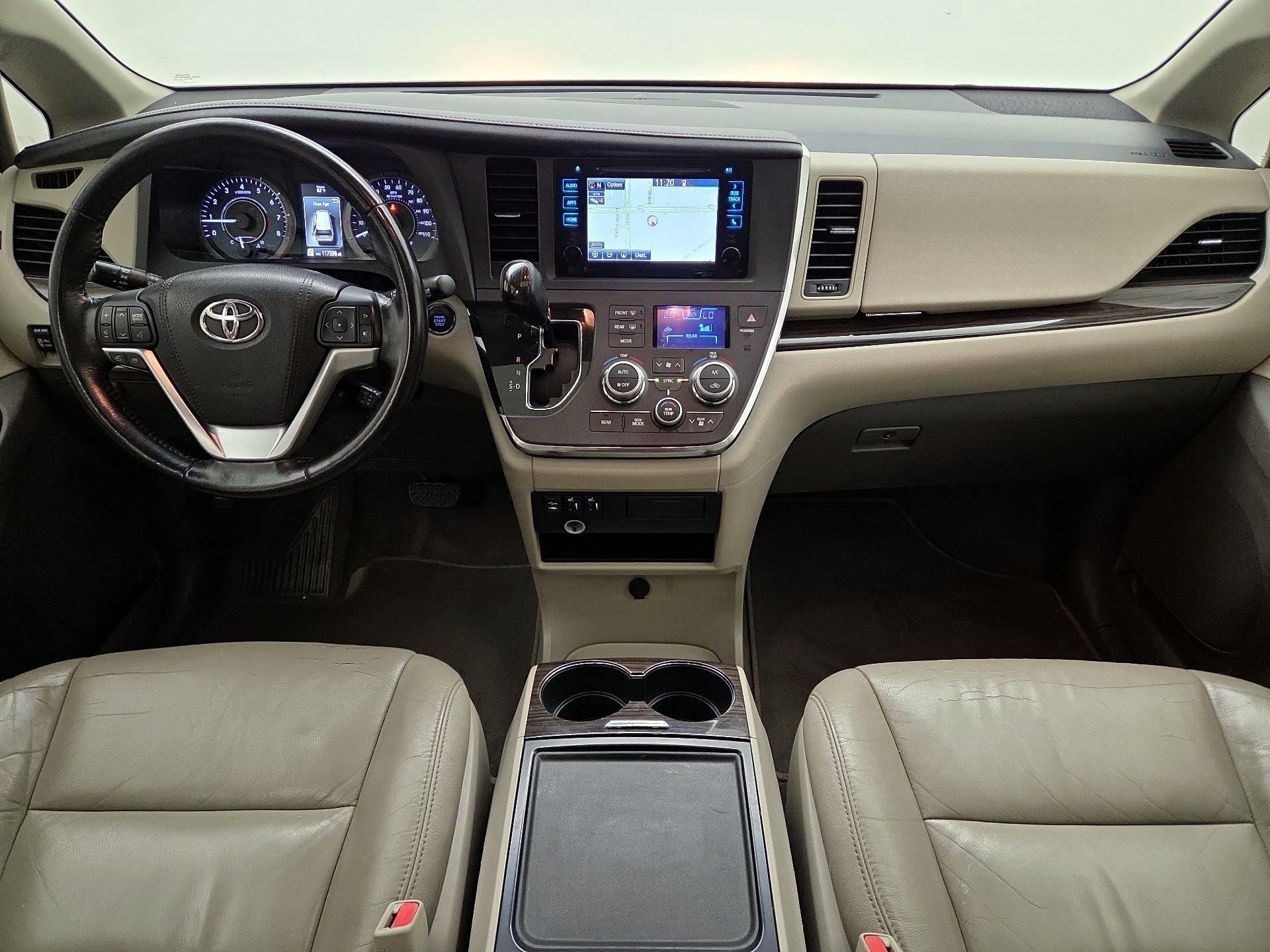 Thumbnail: 2015 Toyota Sienna - 9