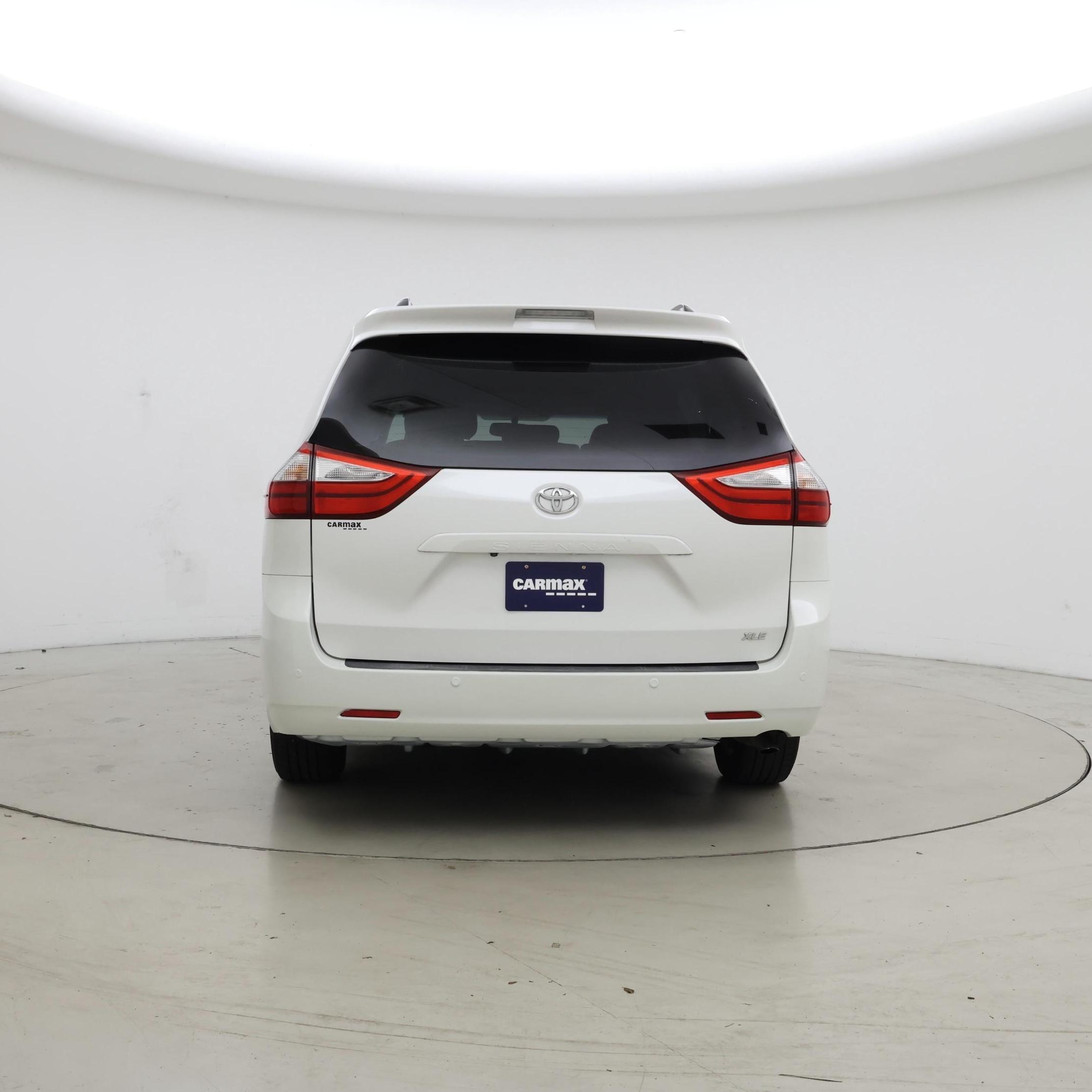 Thumbnail: 2015 Toyota Sienna - 6