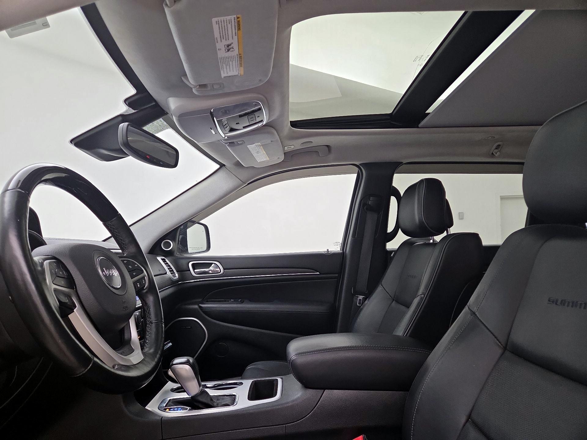 Thumbnail: 2021 Jeep Grand Cherokee - 20