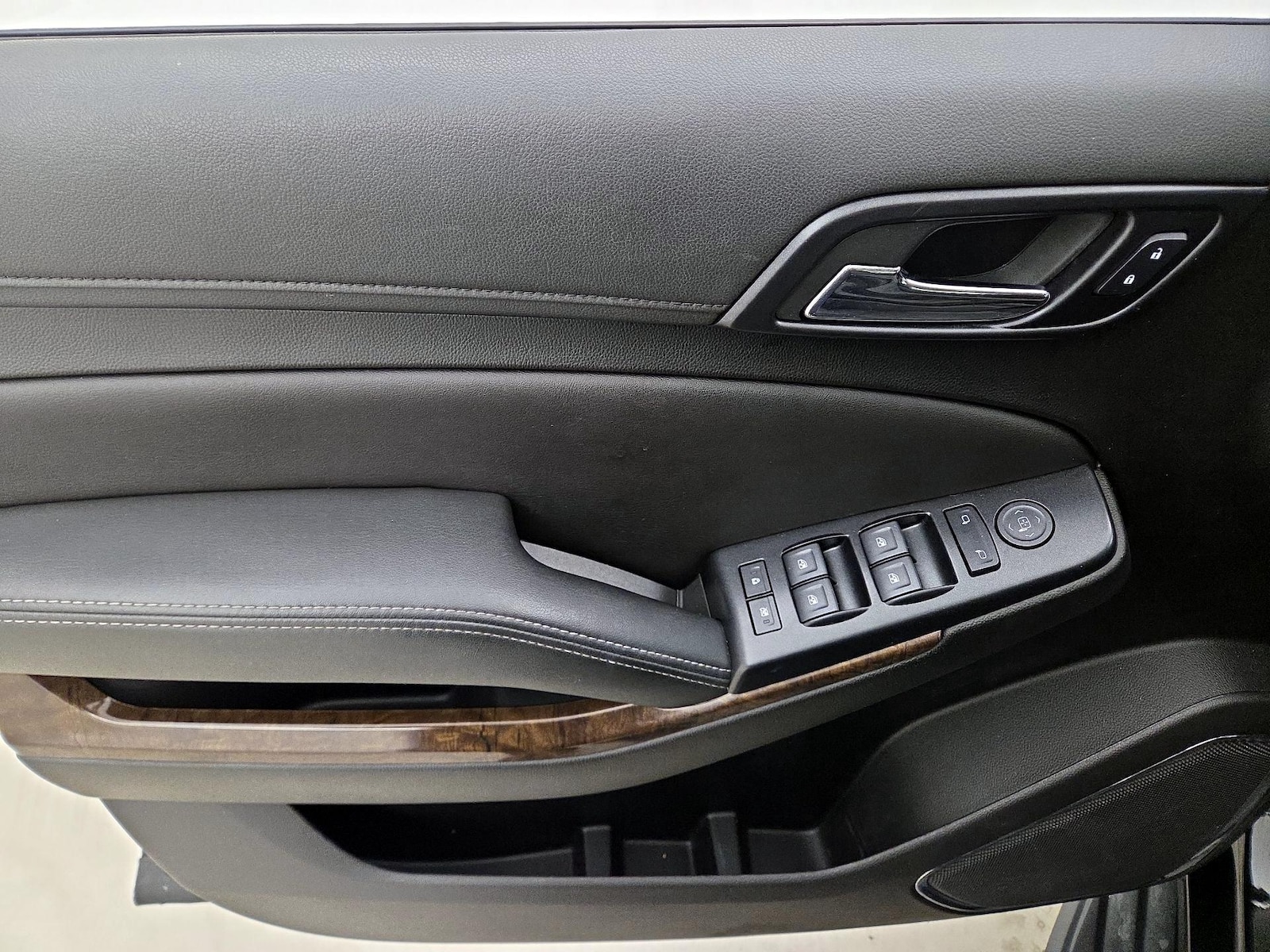 2019 Chevrolet Tahoe LS - Photo 13