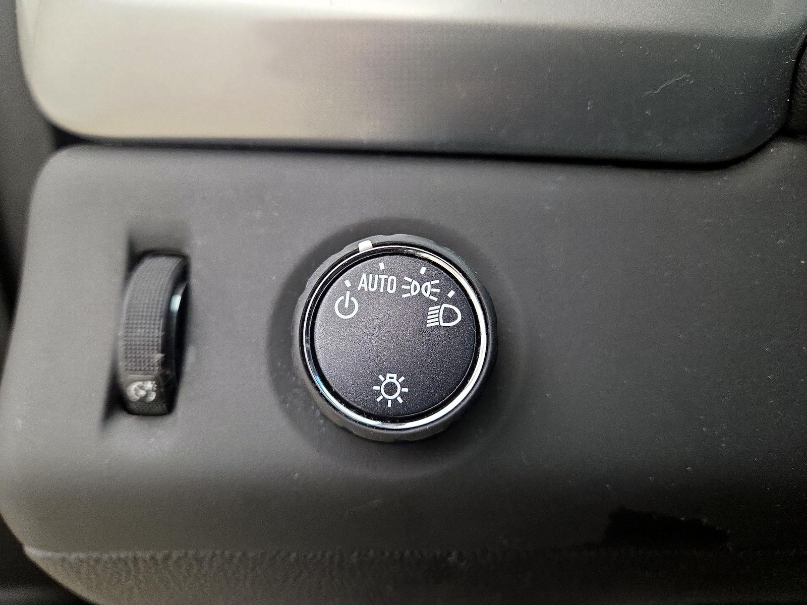 2019 Chevrolet Tahoe LS - Photo 14