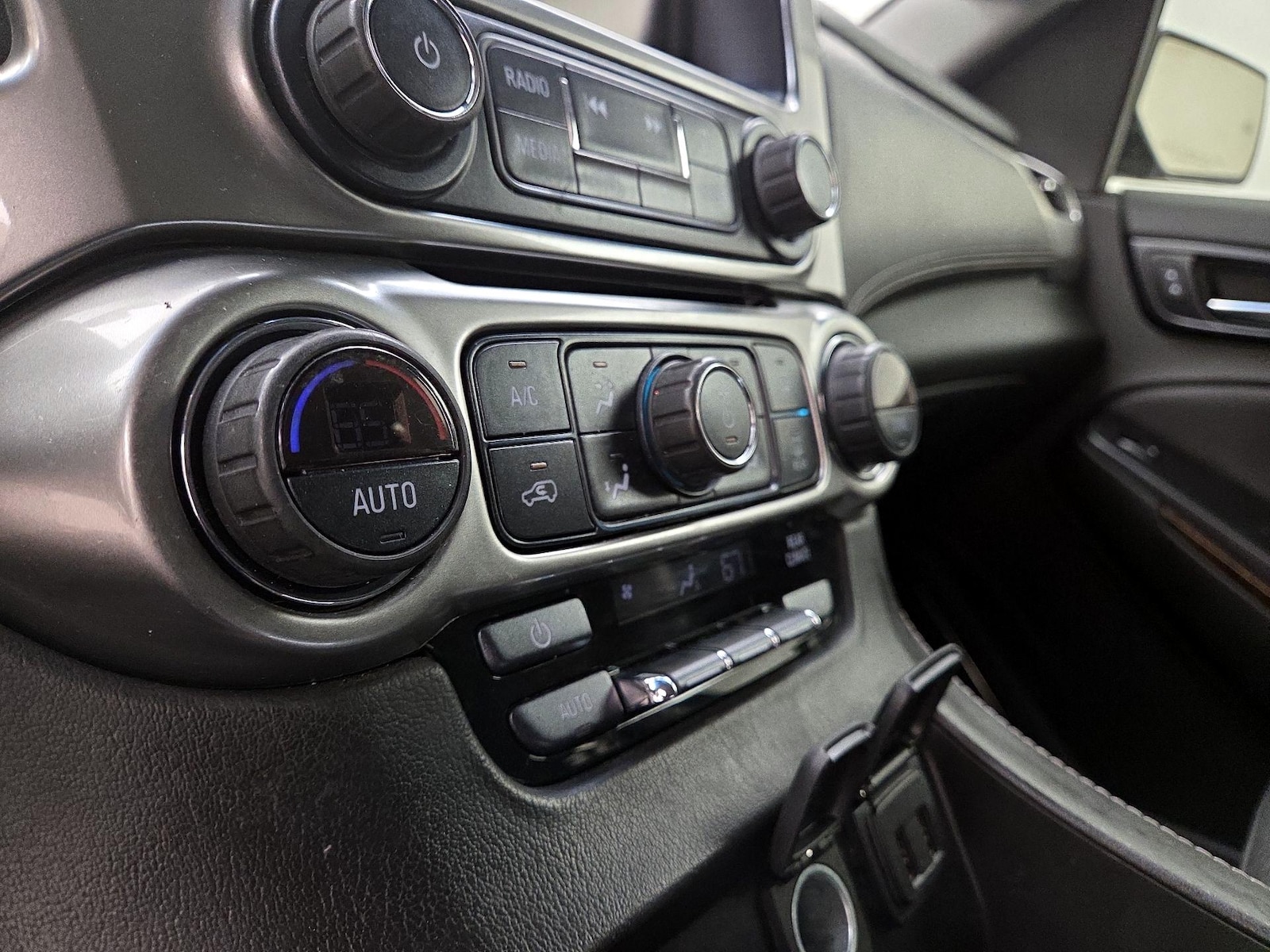 2019 Chevrolet Tahoe LS - Photo 17