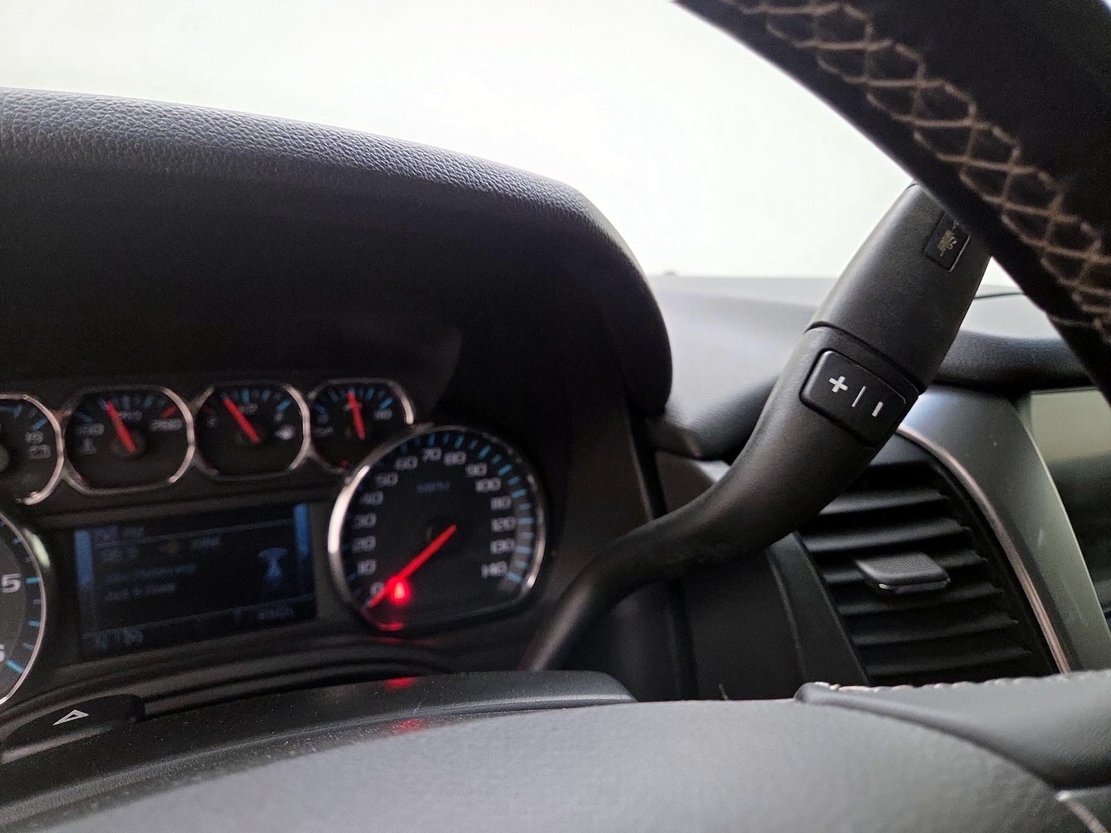 2019 Chevrolet Tahoe LS - Photo 18