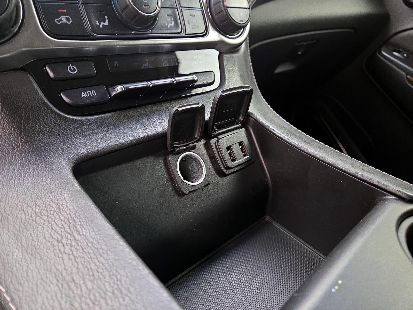2019 Chevrolet Tahoe LS - Photo 19