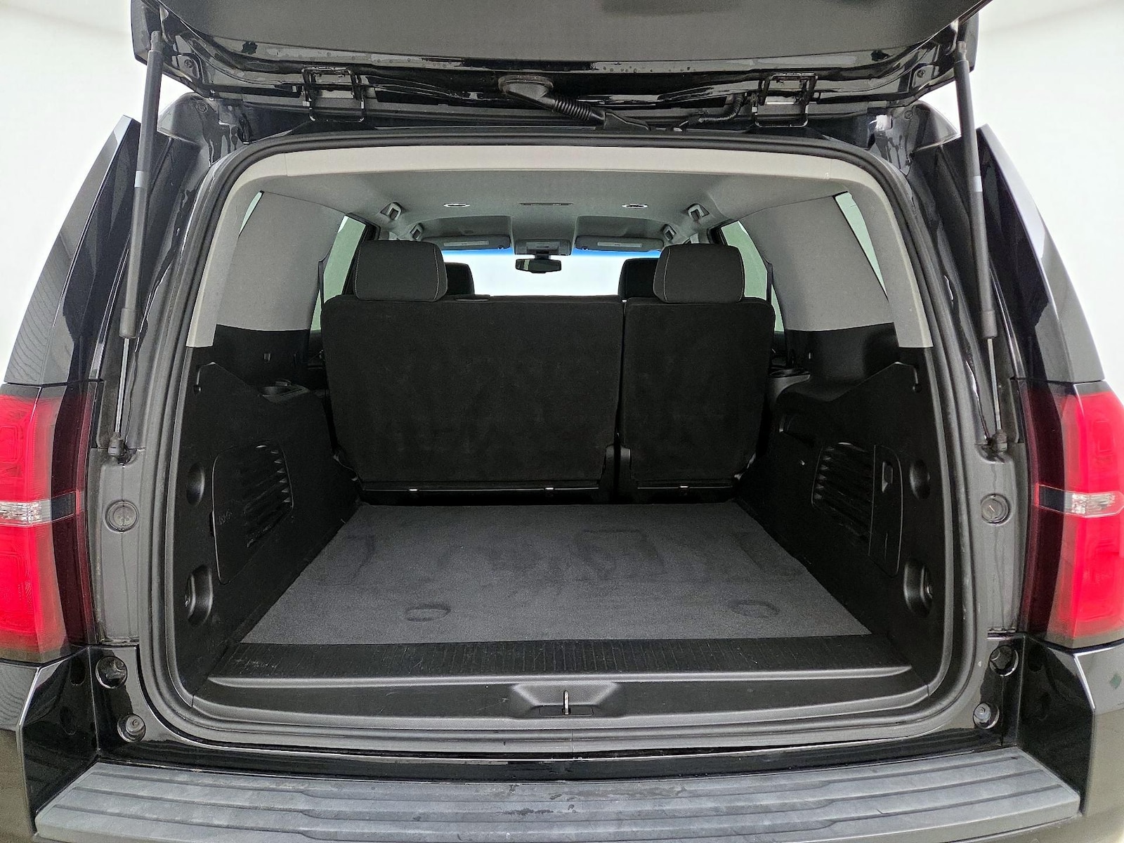 2019 Chevrolet Tahoe LS - Photo 21