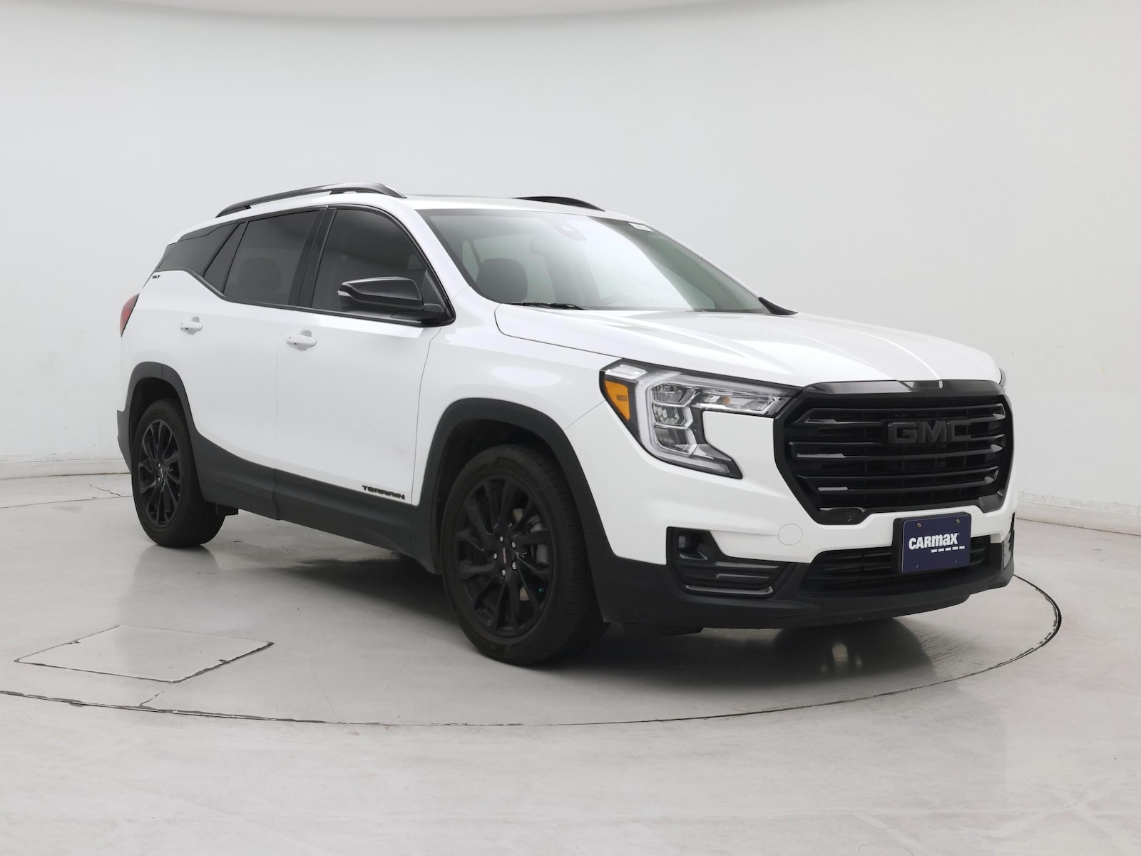 2023 GMC Terrain SLT - Photo 2