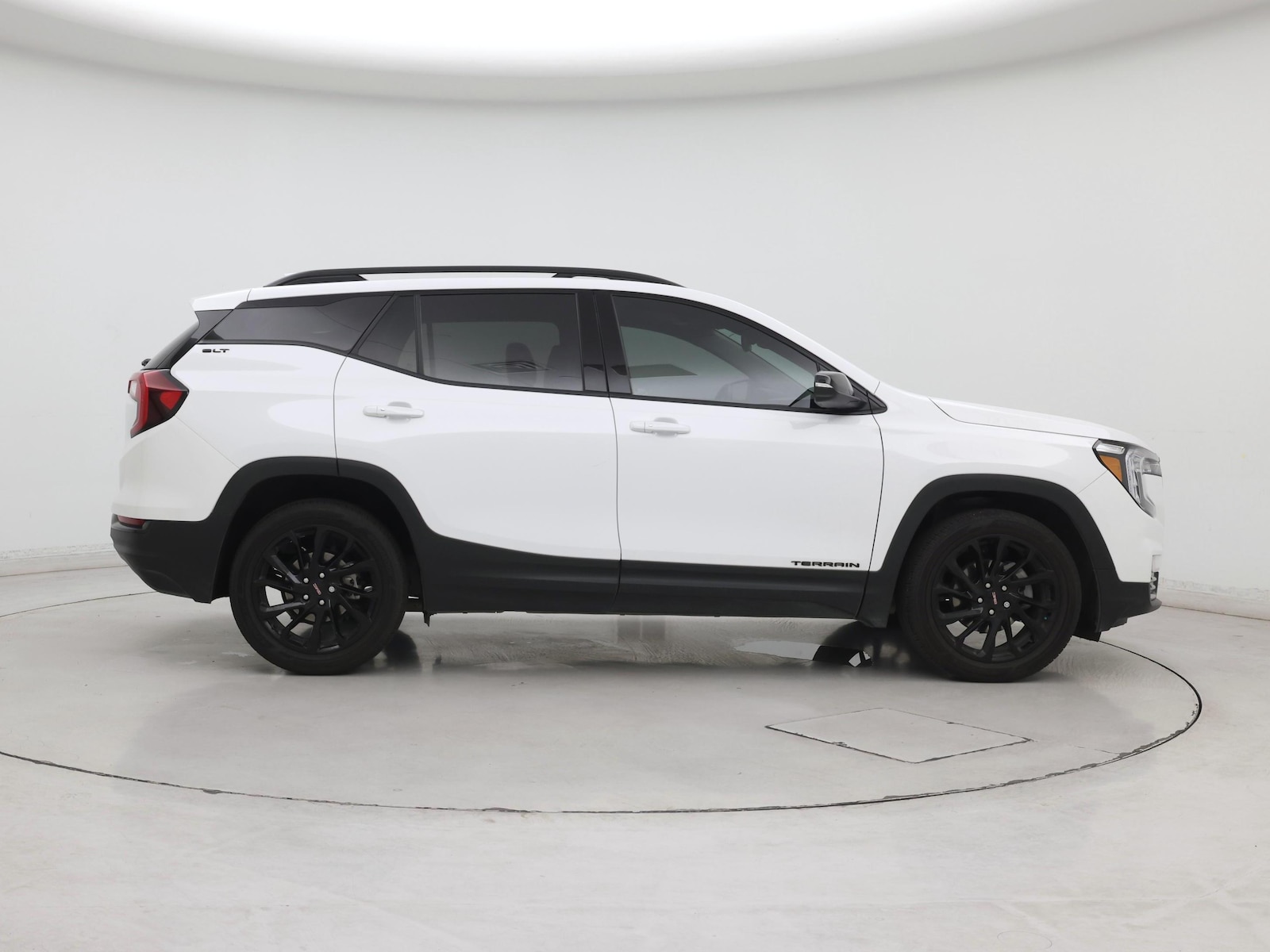 2023 GMC Terrain SLT - Photo 8