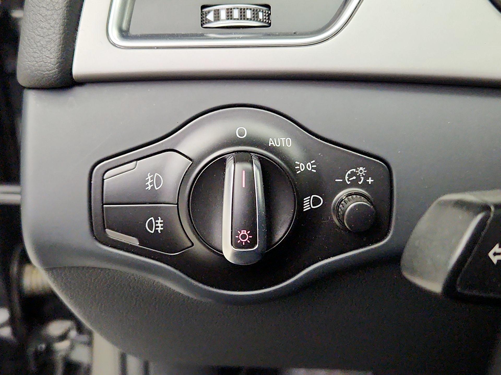 Thumbnail: 2015 Audi A4 - 13