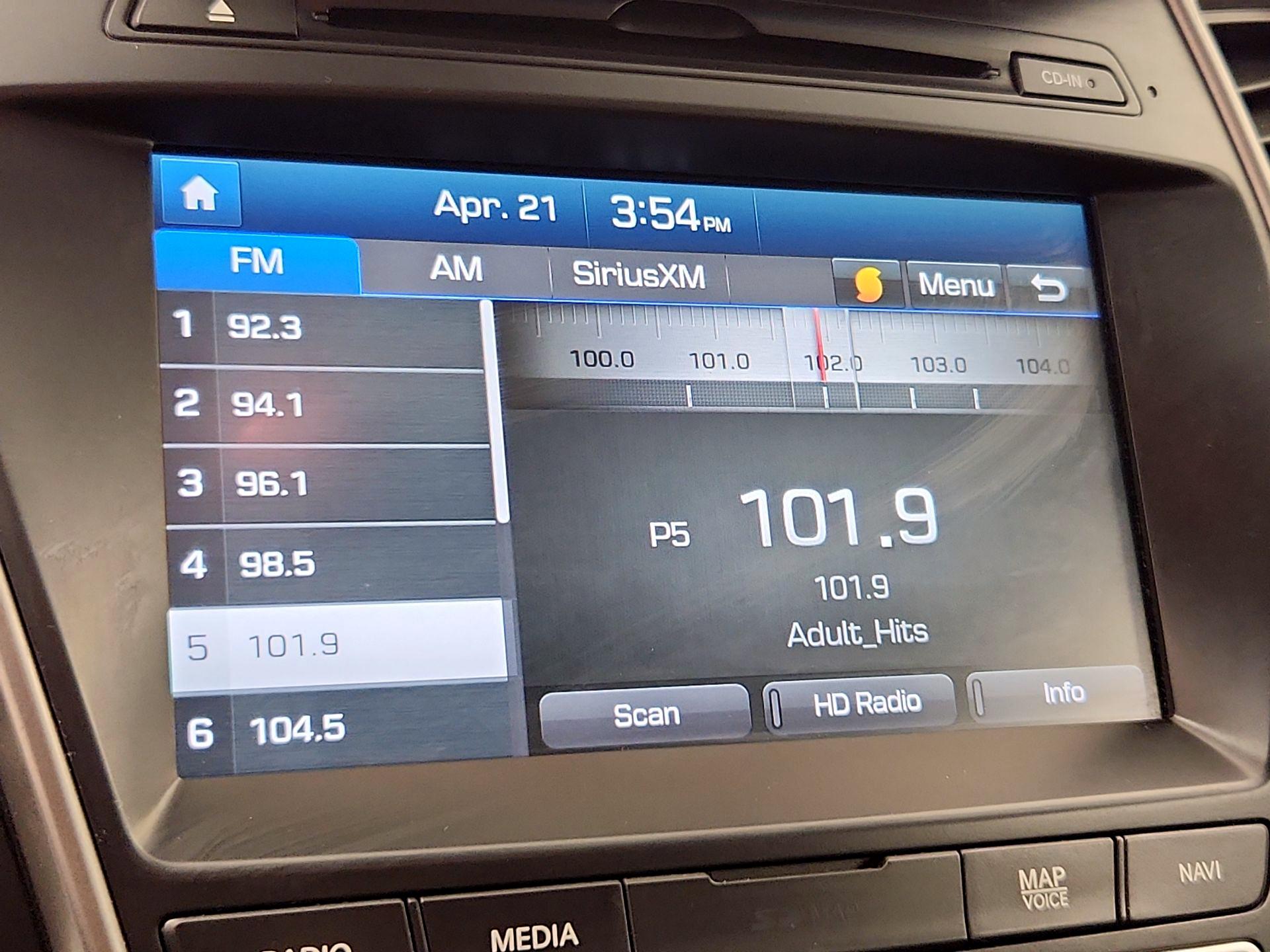 Thumbnail: 2017 Hyundai Santa Fe - 16