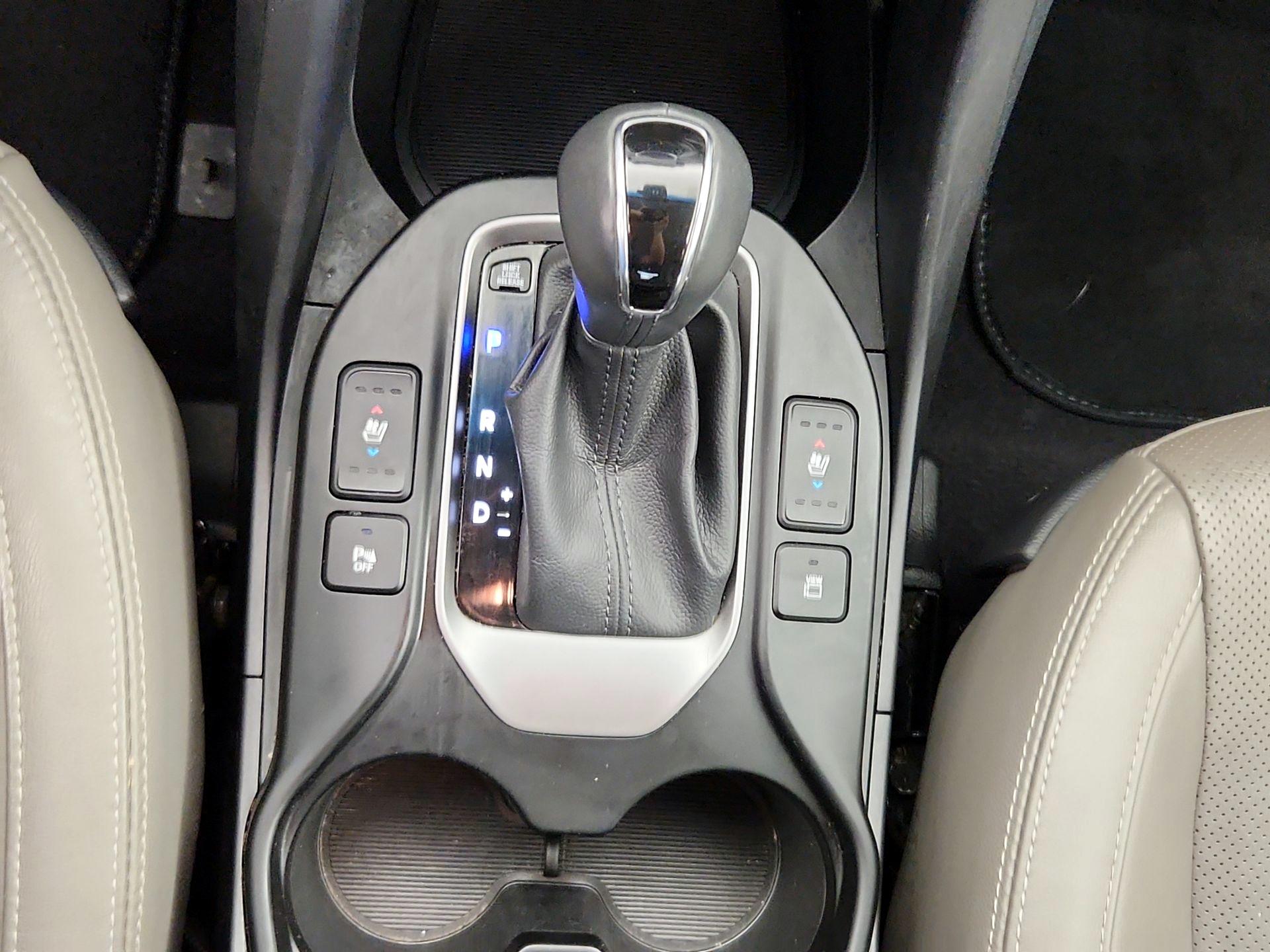 Thumbnail: 2017 Hyundai Santa Fe - 18