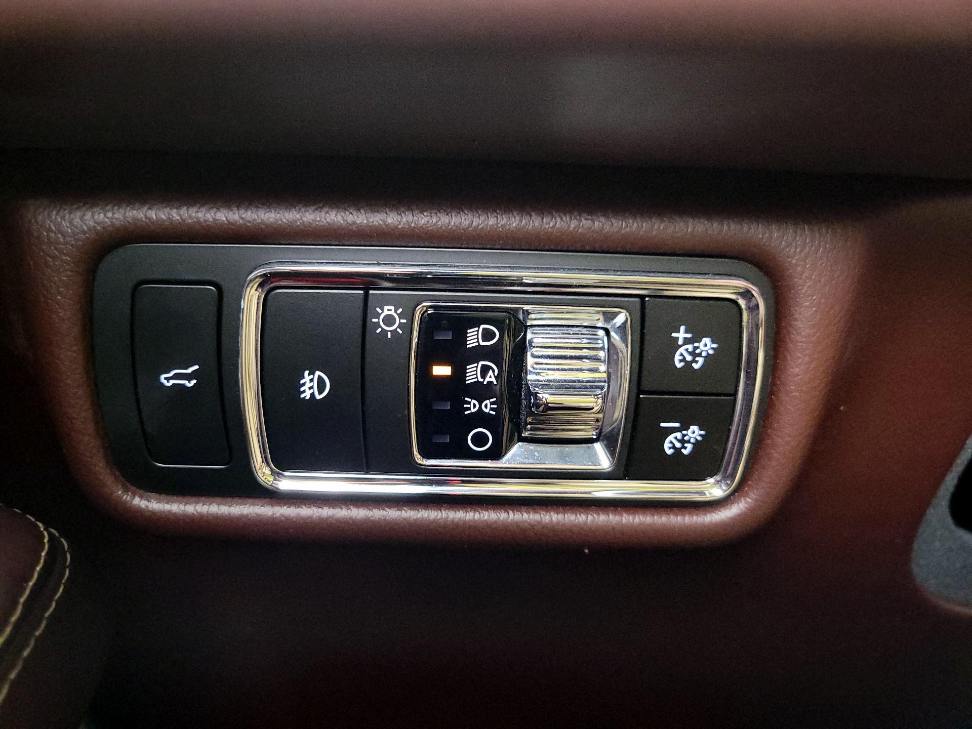 Thumbnail: 2023 Lincoln Aviator - 13