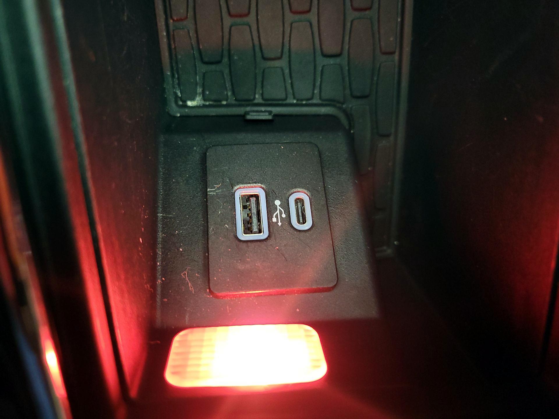 Thumbnail: 2023 Lincoln Aviator - 19