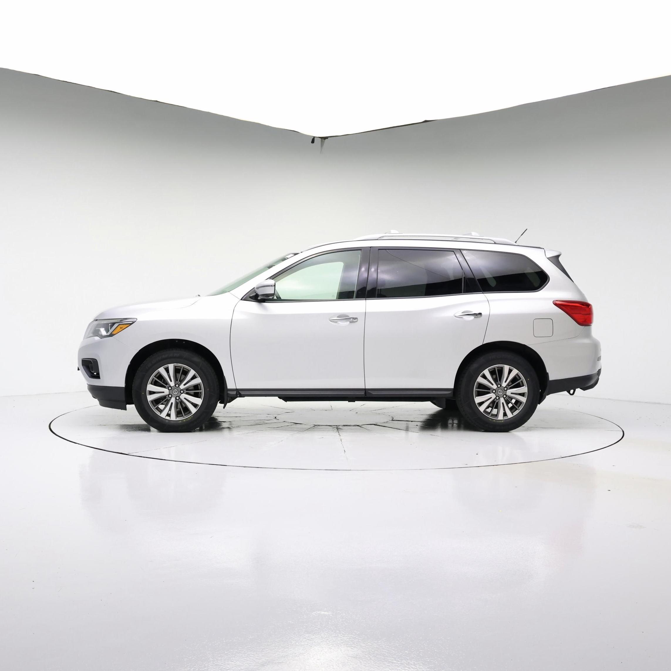 Thumbnail: 2018 Nissan Pathfinder - 3